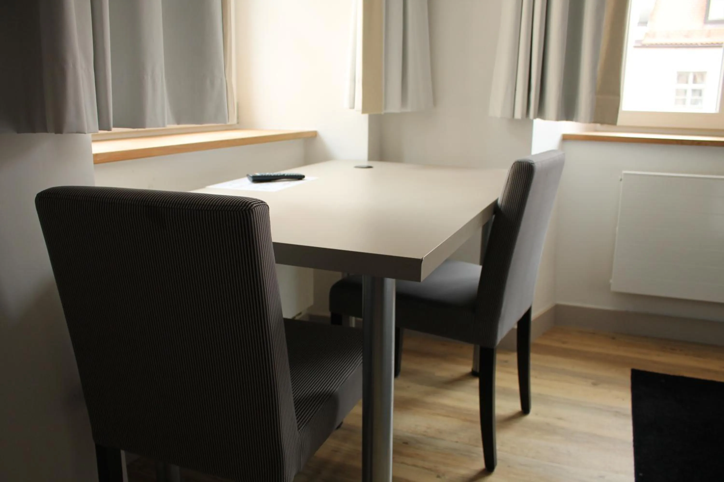 Dining area in MO Hotel by WMM Hotels