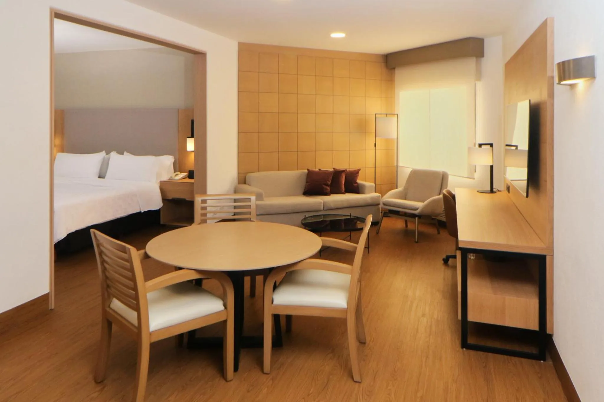 Photo of the whole room, Bed in Holiday Inn Tijuana Zona Rio by IHG