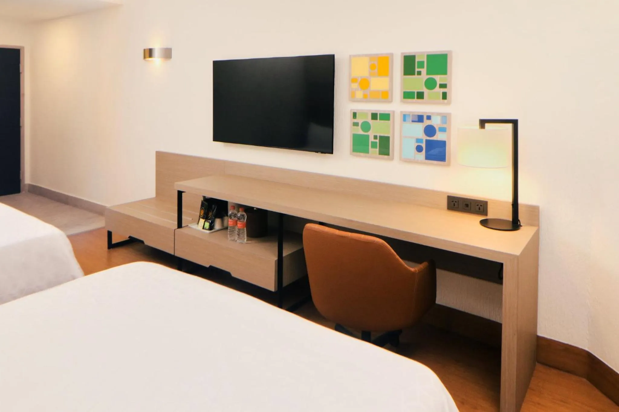 Photo of the whole room, Bed in Holiday Inn Tijuana Zona Rio by IHG