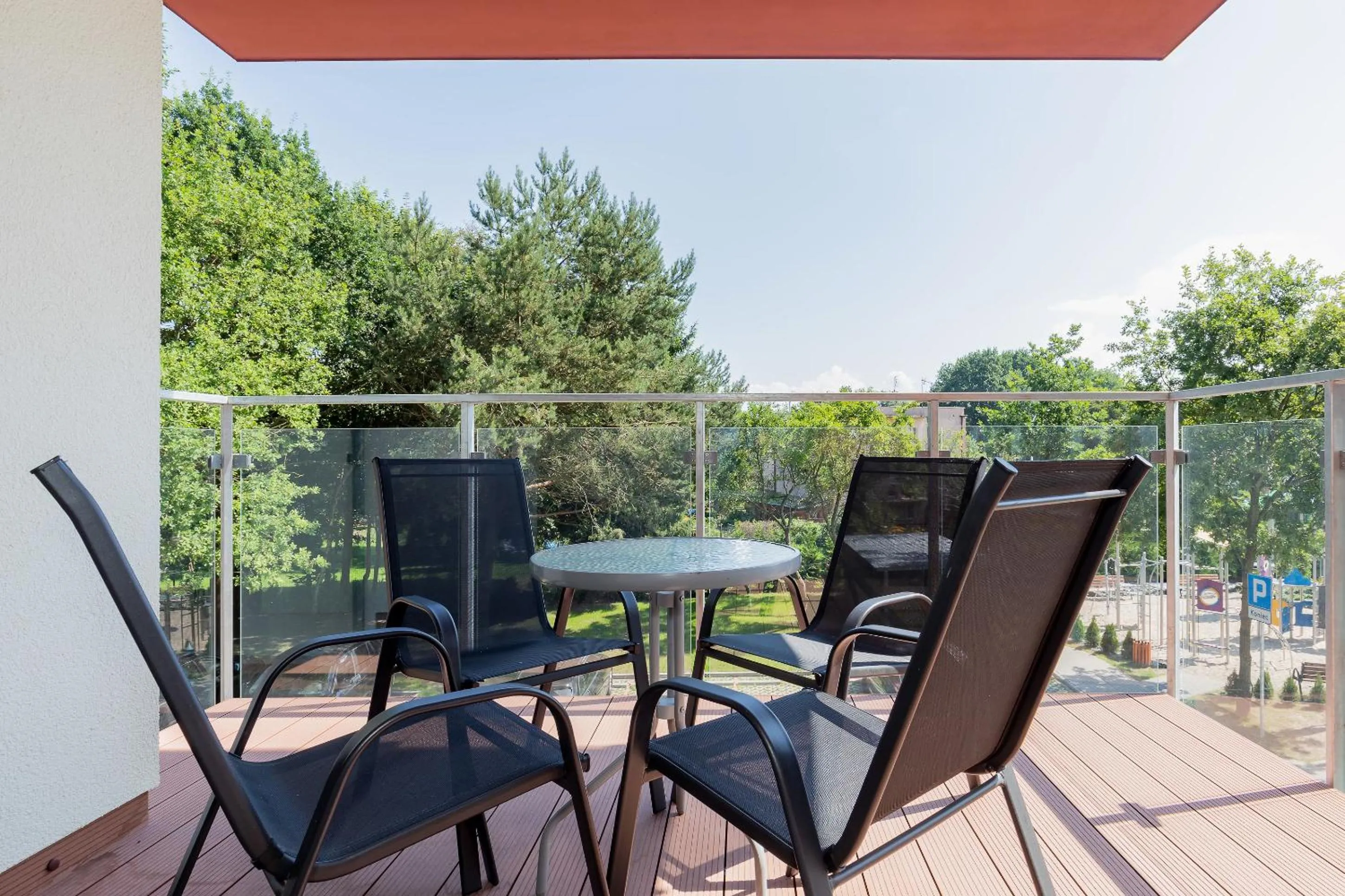 Property building in Apartamenty Polanki Park BASEN, SAUNA & SIŁOWNIA by Noclegi Renters