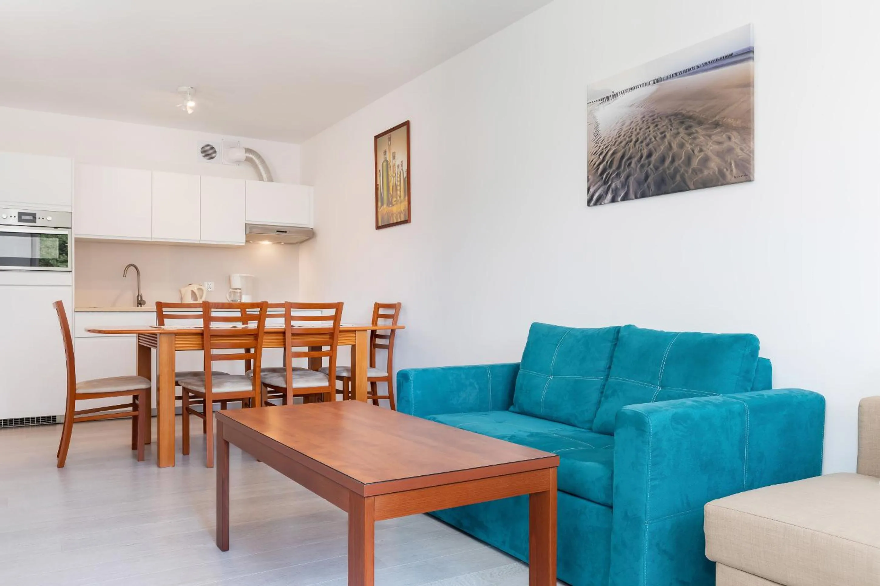 Property building in Apartamenty Polanki Park BASEN, SAUNA & SIŁOWNIA by Noclegi Renters