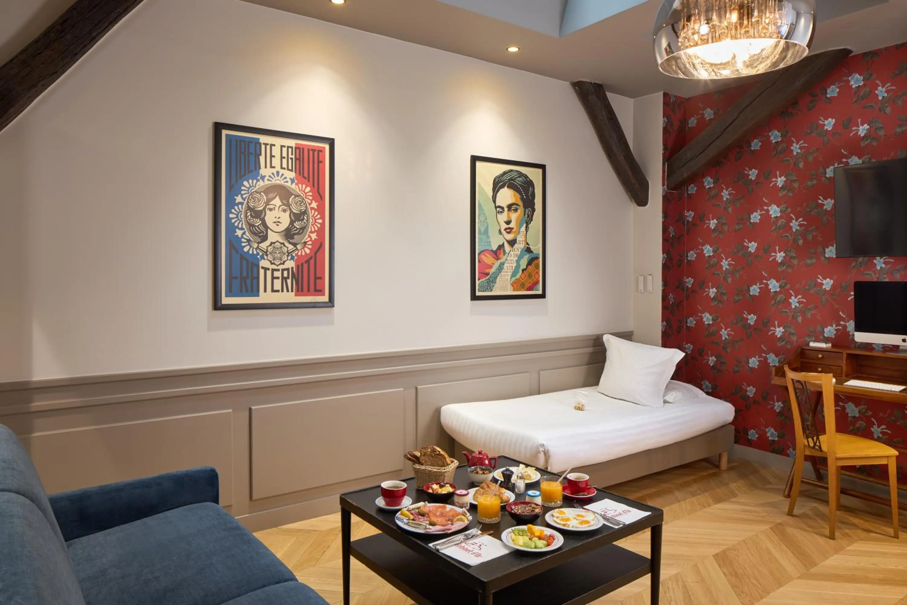 Living room in Le Robinet d'Or Paris Canal Saint Martin