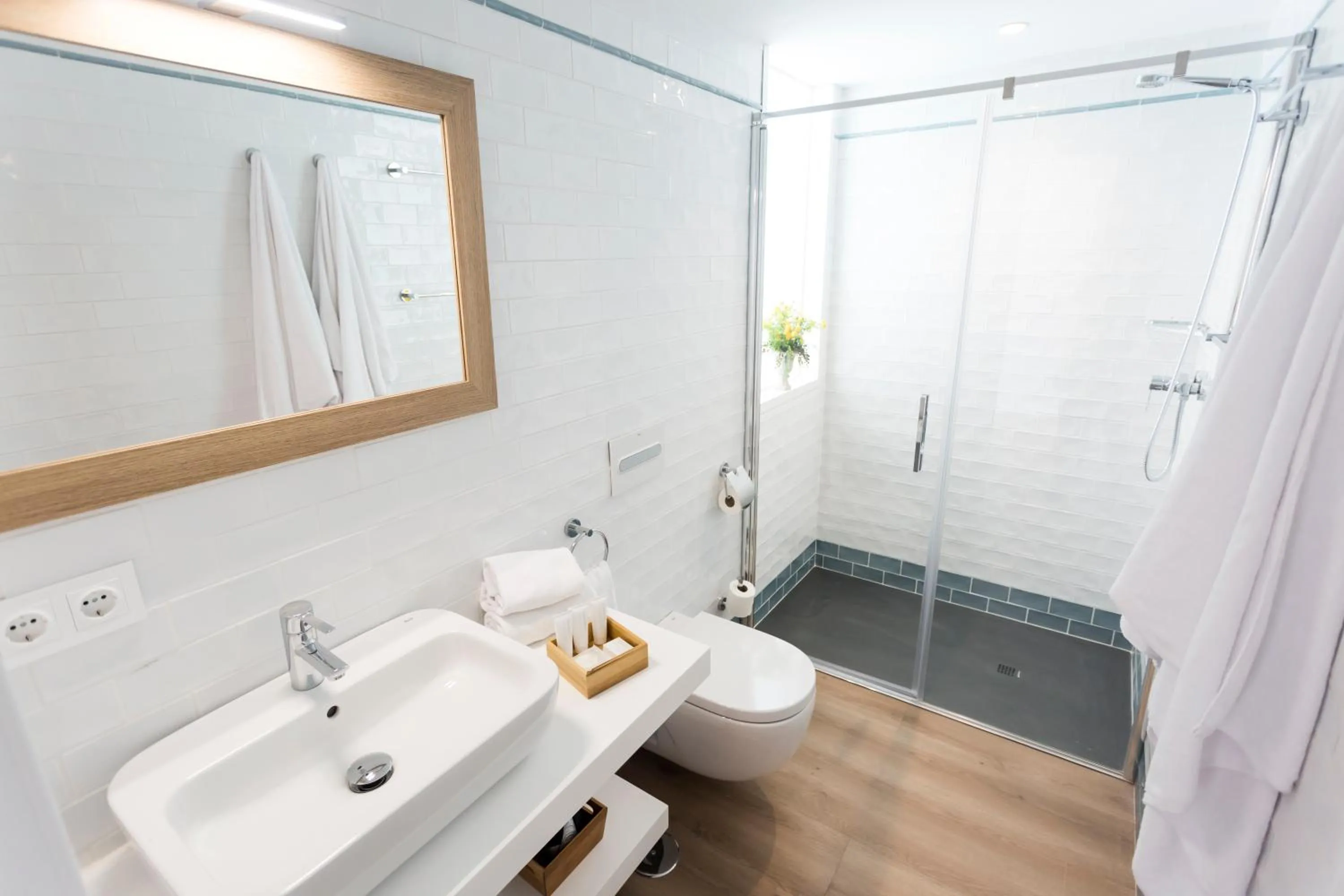 Shower in Casa de la Merced Suites