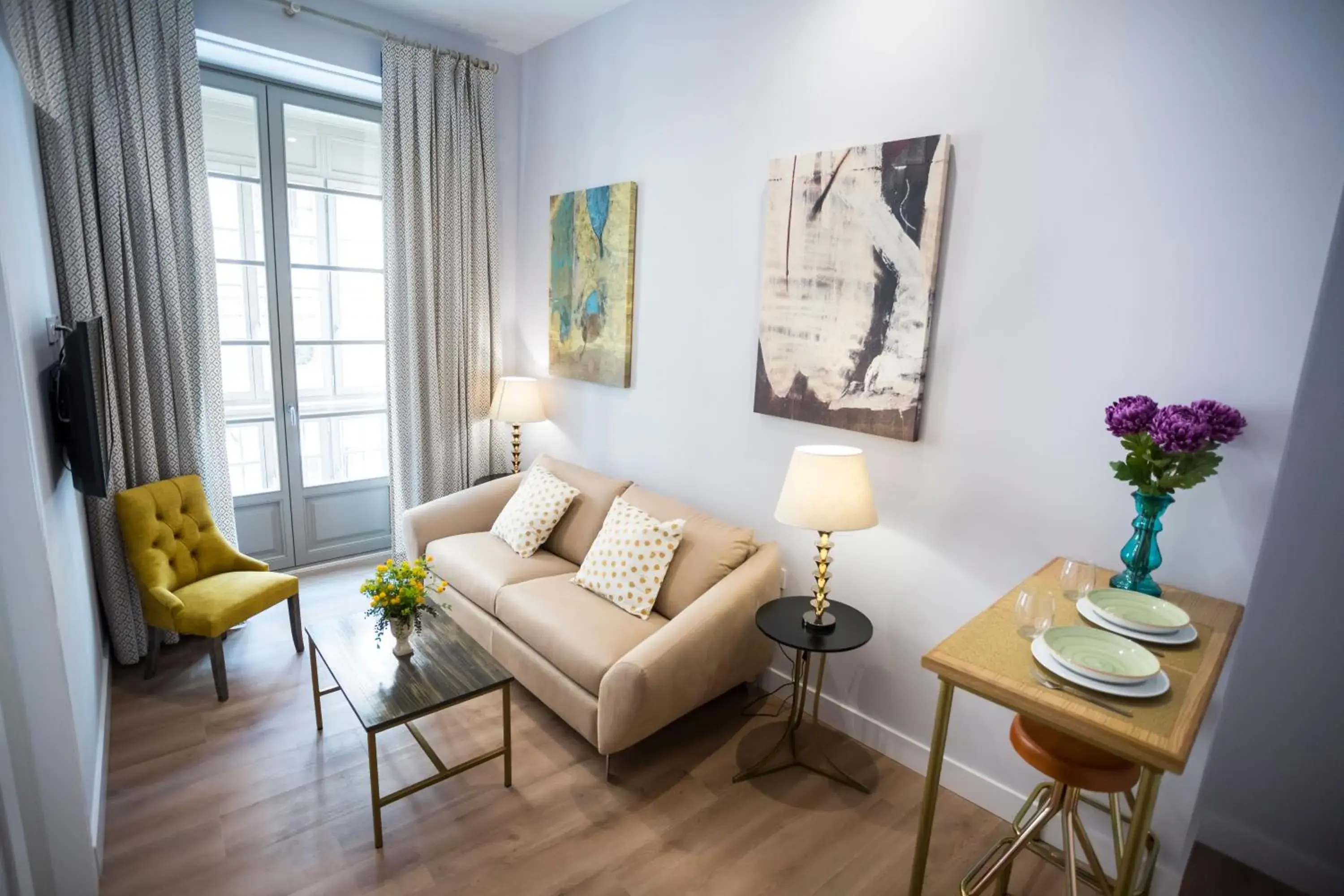 Living room in Casa de la Merced Suites Living room in Casa de la Merced Suites