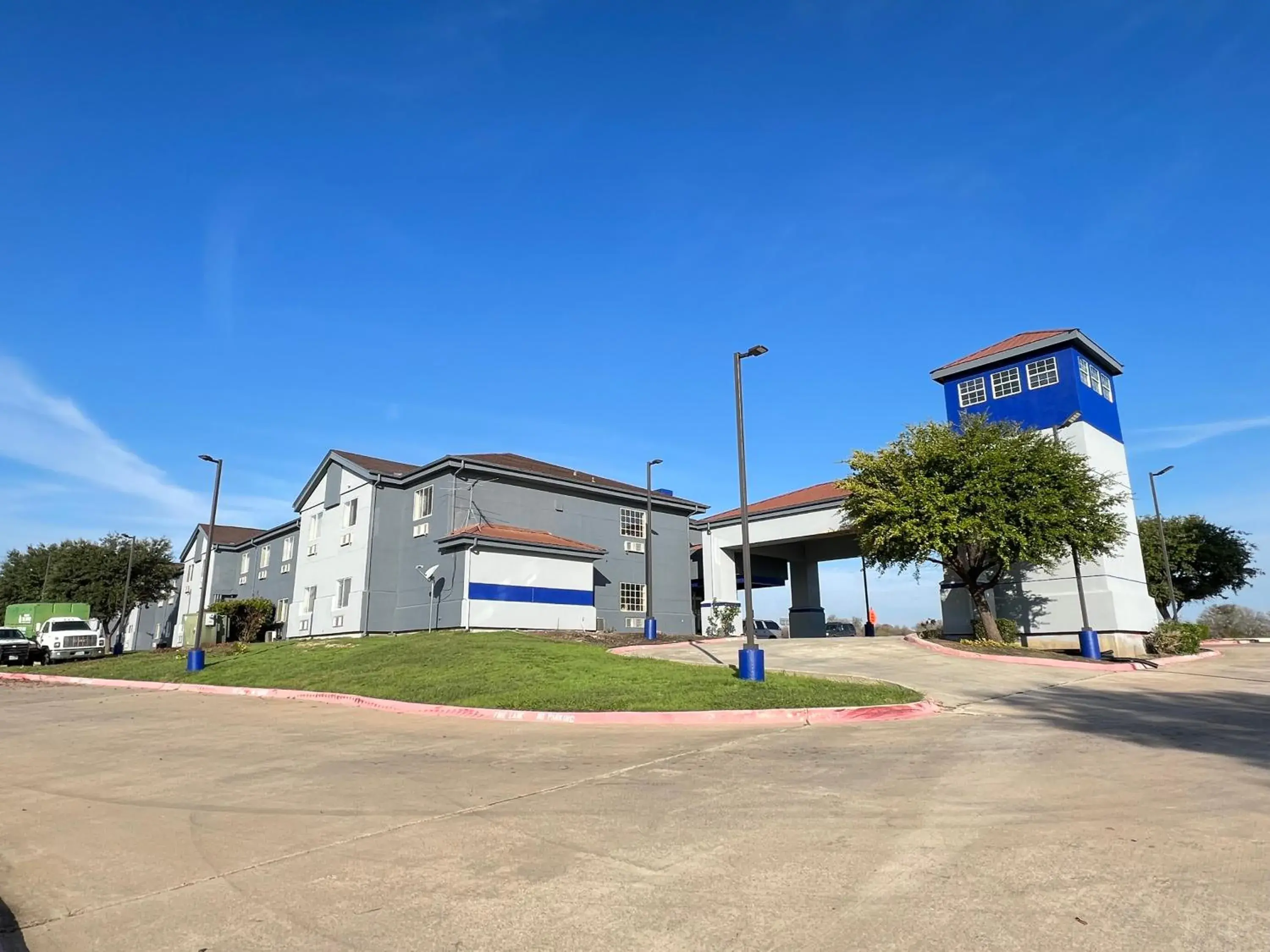 Property building in Americas Best Value Inn & Suites Haltom City Ft. Worth Property building in Americas Best Value Inn & Suites Haltom City Ft. Worth