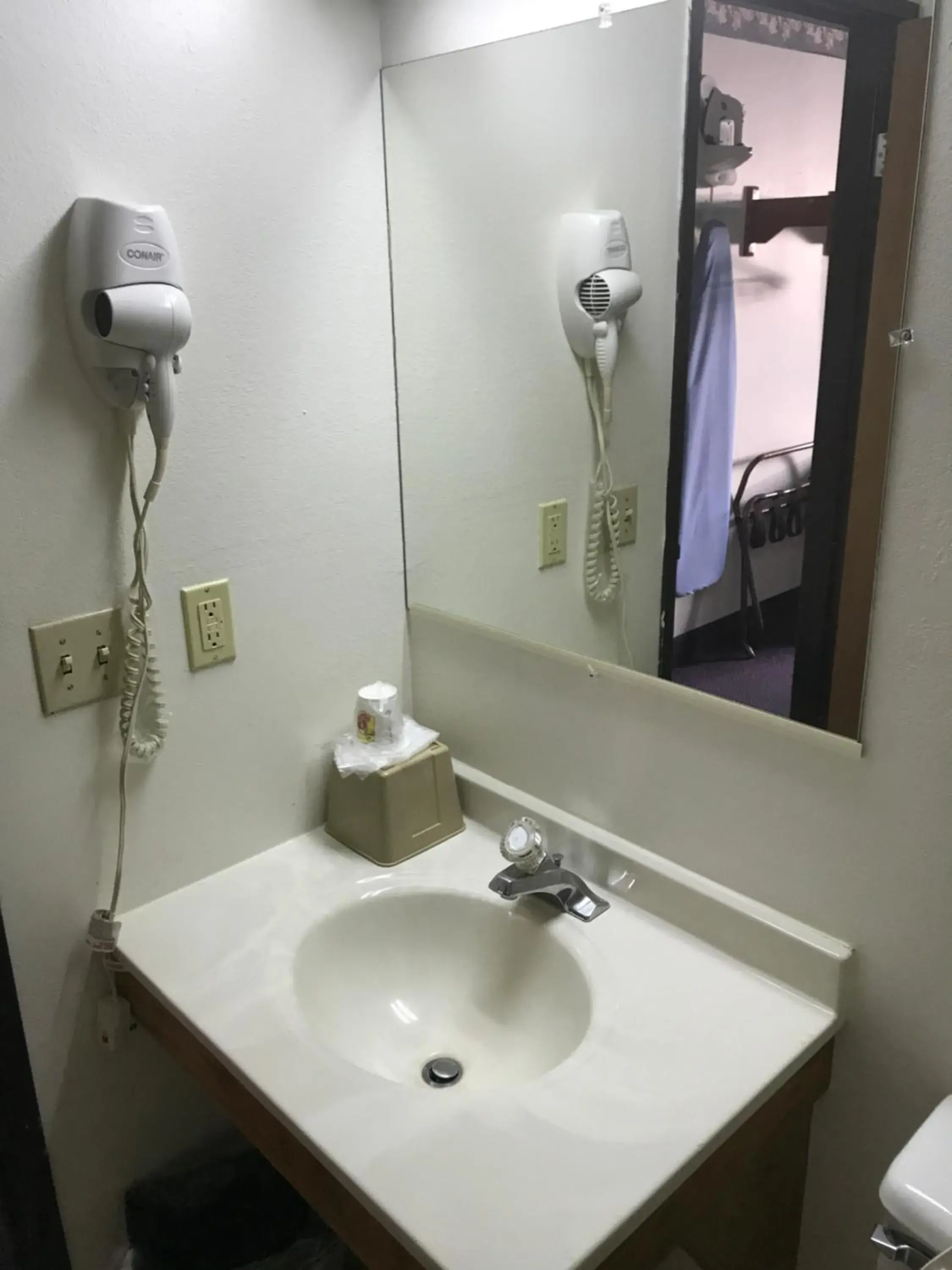 Bathroom in Best Inn