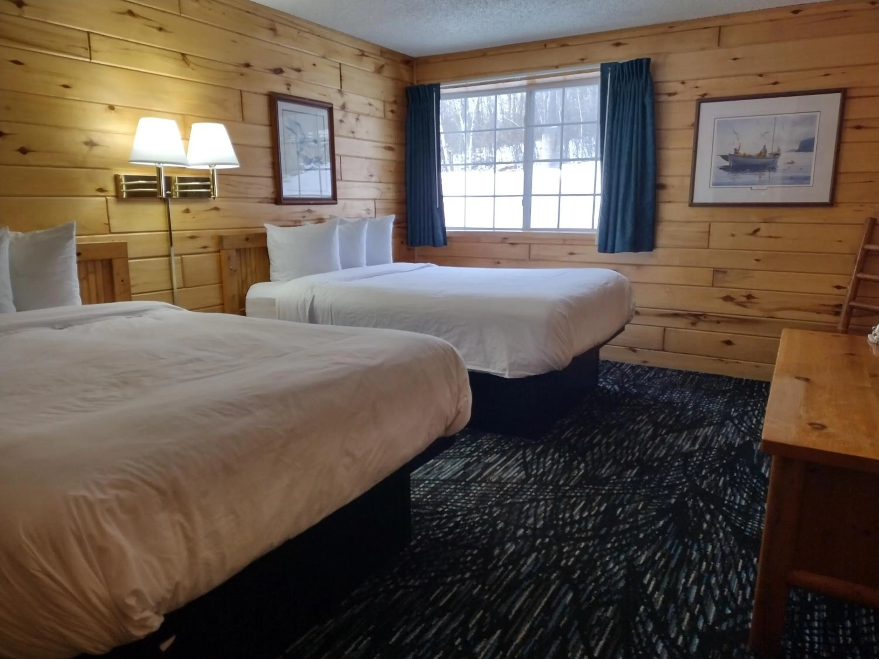 Bedroom, Bed in Americas Best Value Inn - Duluth Spirit Mountain Inn