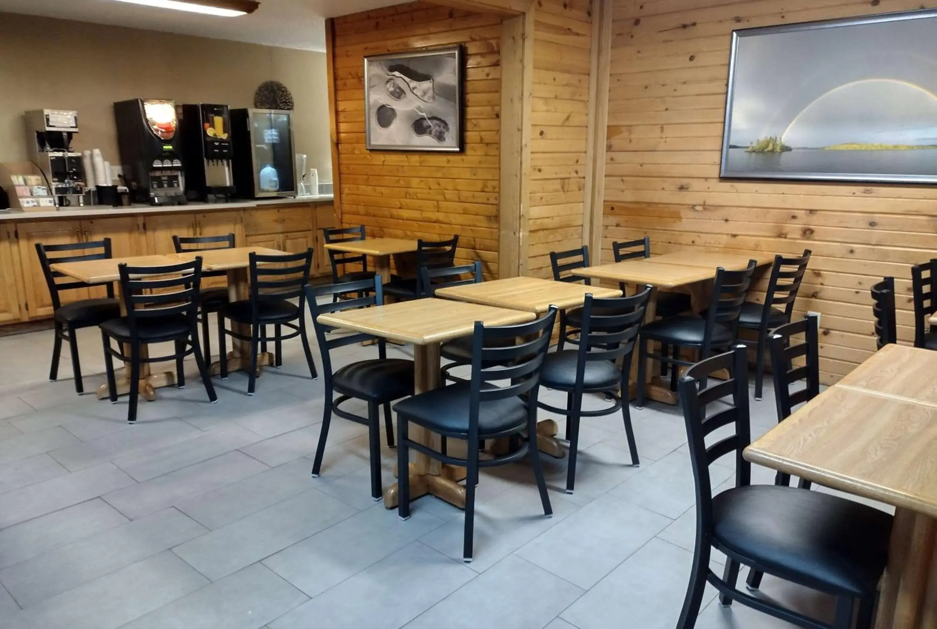 Breakfast in Americas Best Value Inn - Duluth Spirit Mountain Inn Breakfast in Americas Best Value Inn - Duluth Spirit Mountain Inn