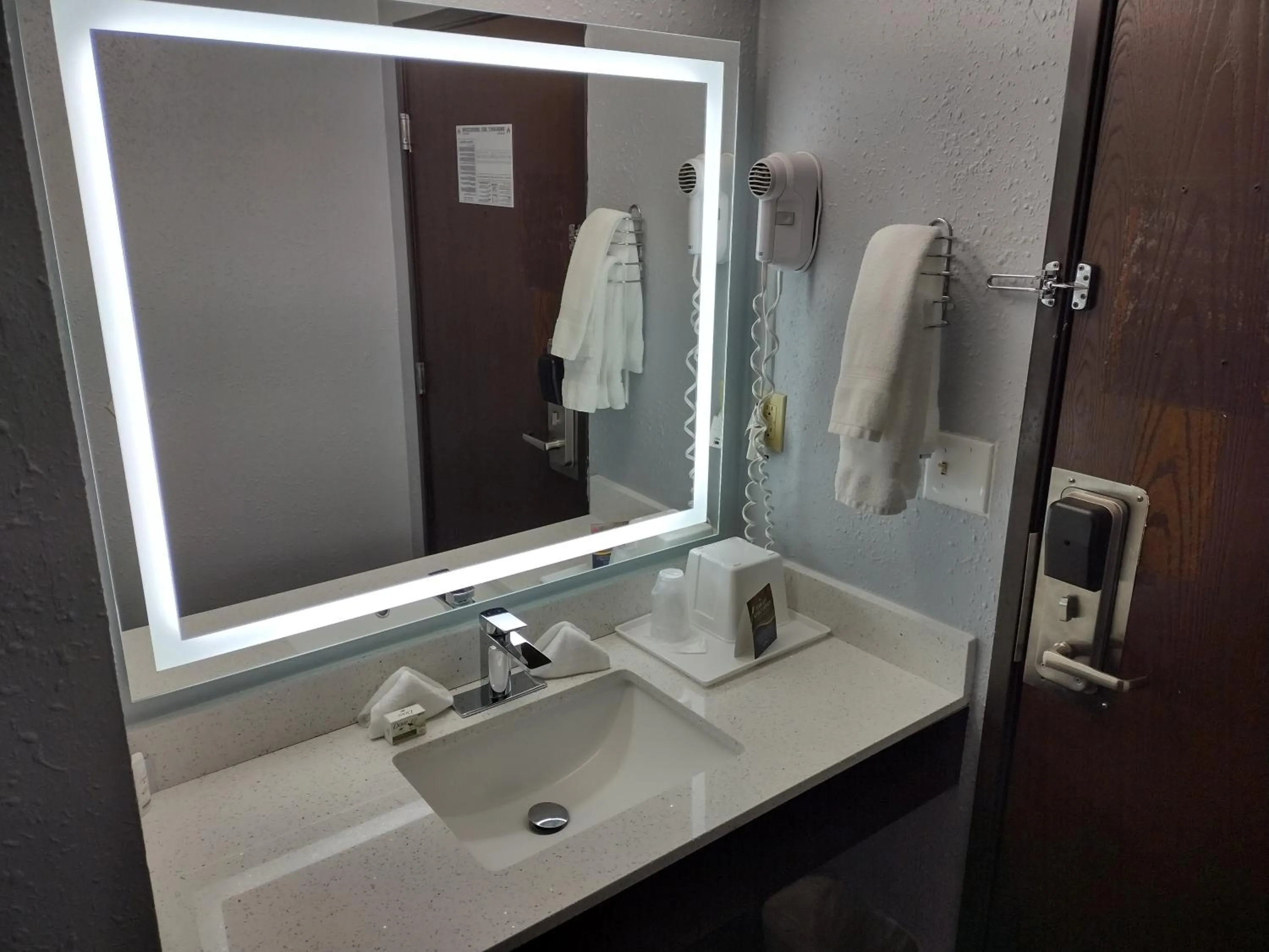 towels in Americas Best Value Inn - Duluth Spirit Mountain Inn