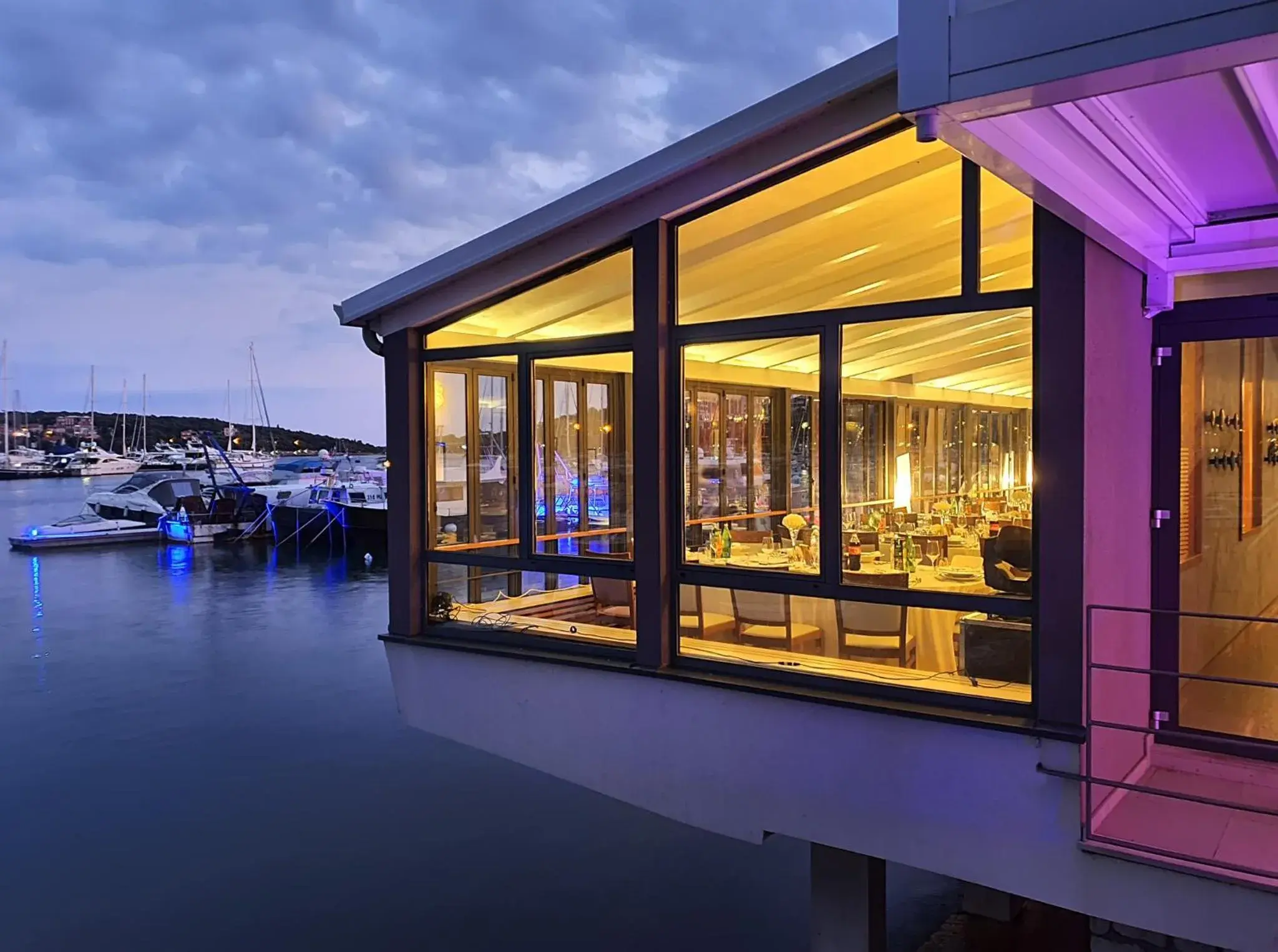 Restaurant/places to eat in Ribarska Koliba Resort Restaurant/places to eat in Ribarska Koliba Resort