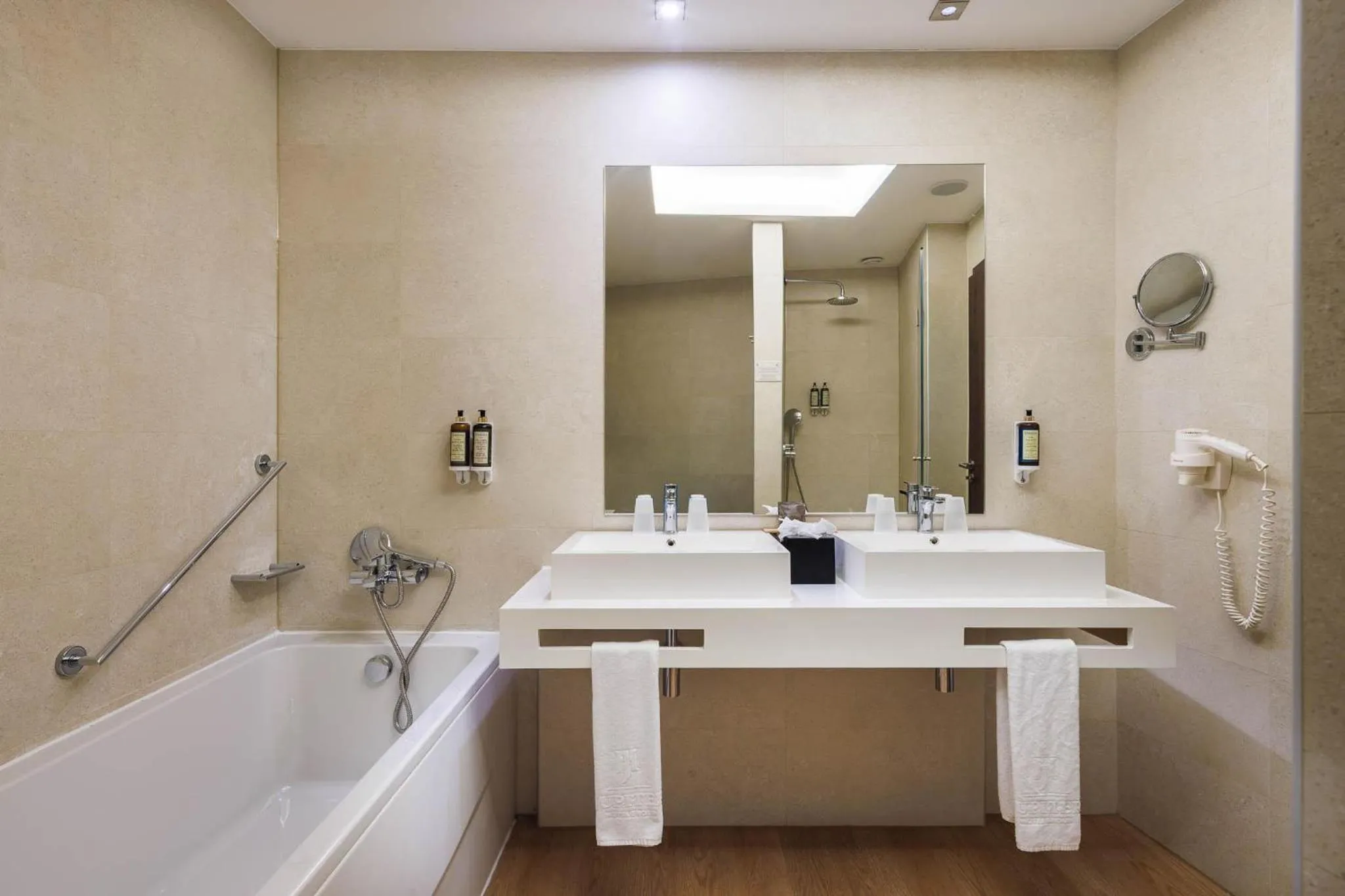 Bathroom in Jupiter Albufeira Hotel - Family & Fun - All Inclusive