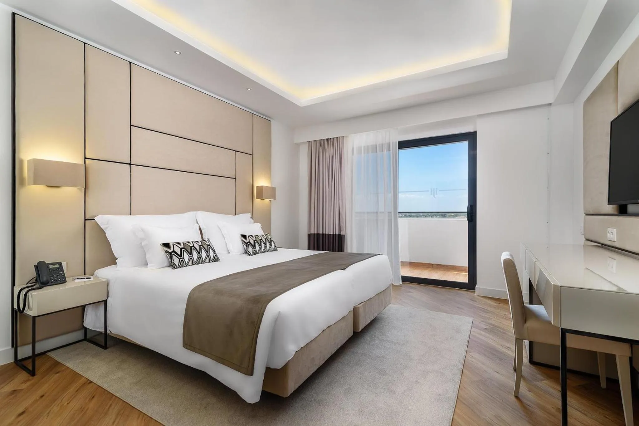 Photo of the whole room, Bed in Jupiter Albufeira Hotel - Family & Fun - All Inclusive