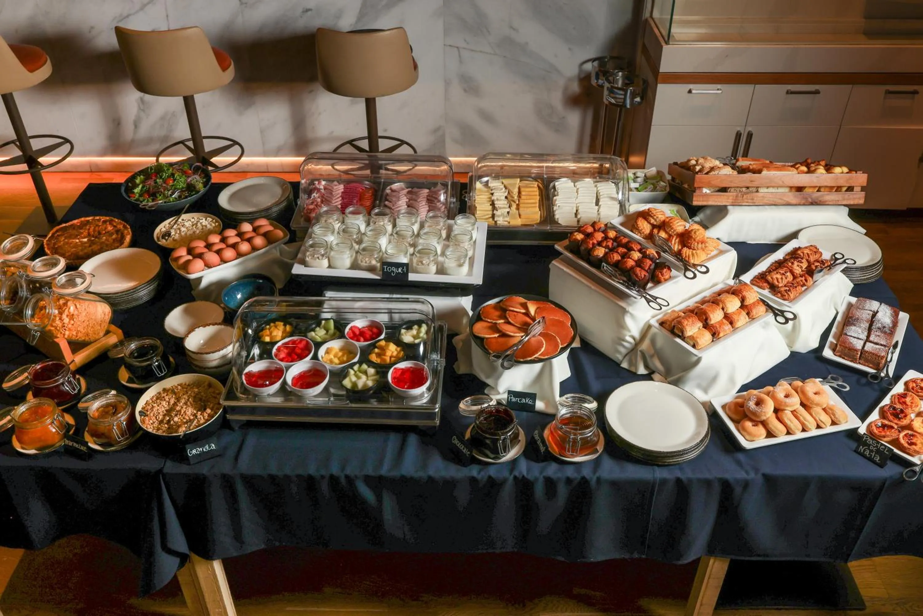 Breakfast in Internacional Design Hotel