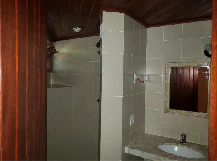 Shower in Pousada Bichelenga