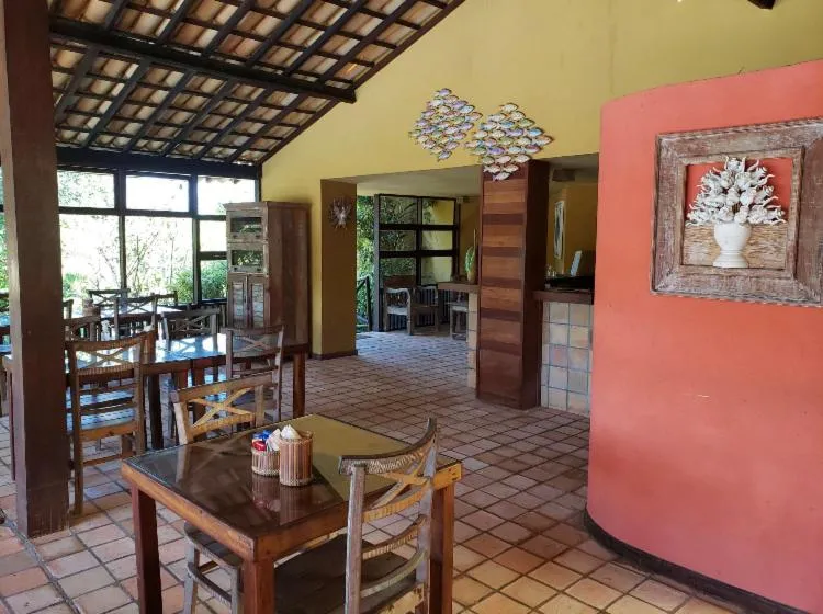 Restaurant/places to eat in Pousada Bichelenga