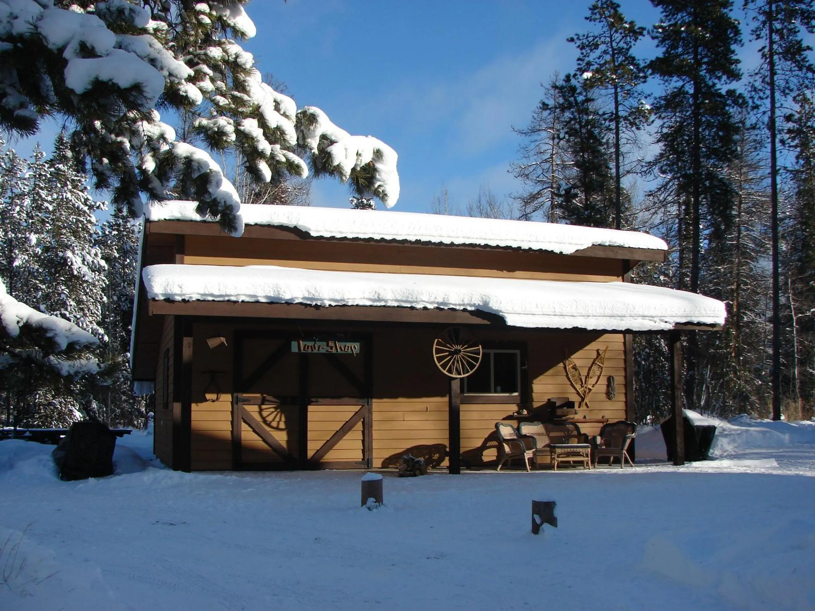 Property building in Mica Mountain Lodge & Log Cabins