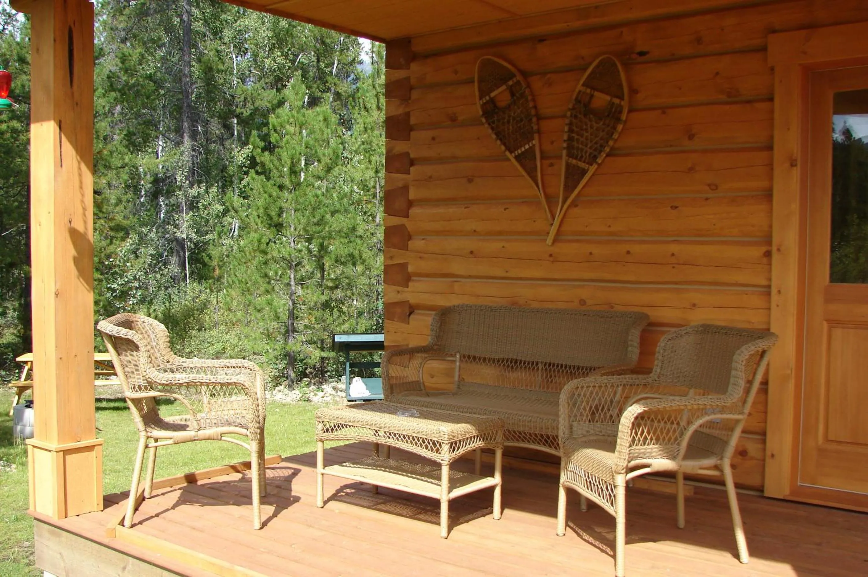 Patio in Mica Mountain Lodge & Log Cabins