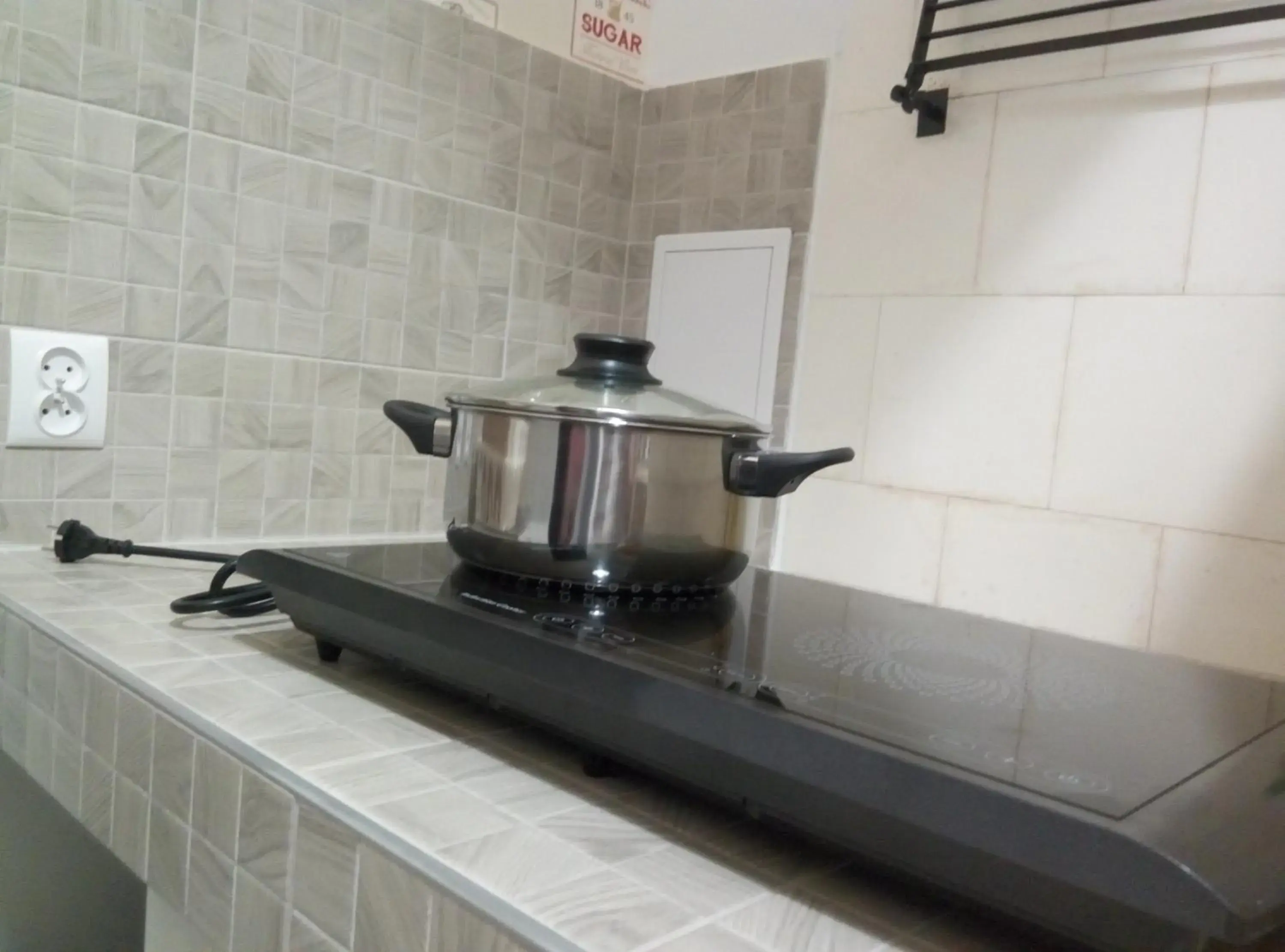 Communal kitchen, Bathroom in Lorf Hostel&Apartments
