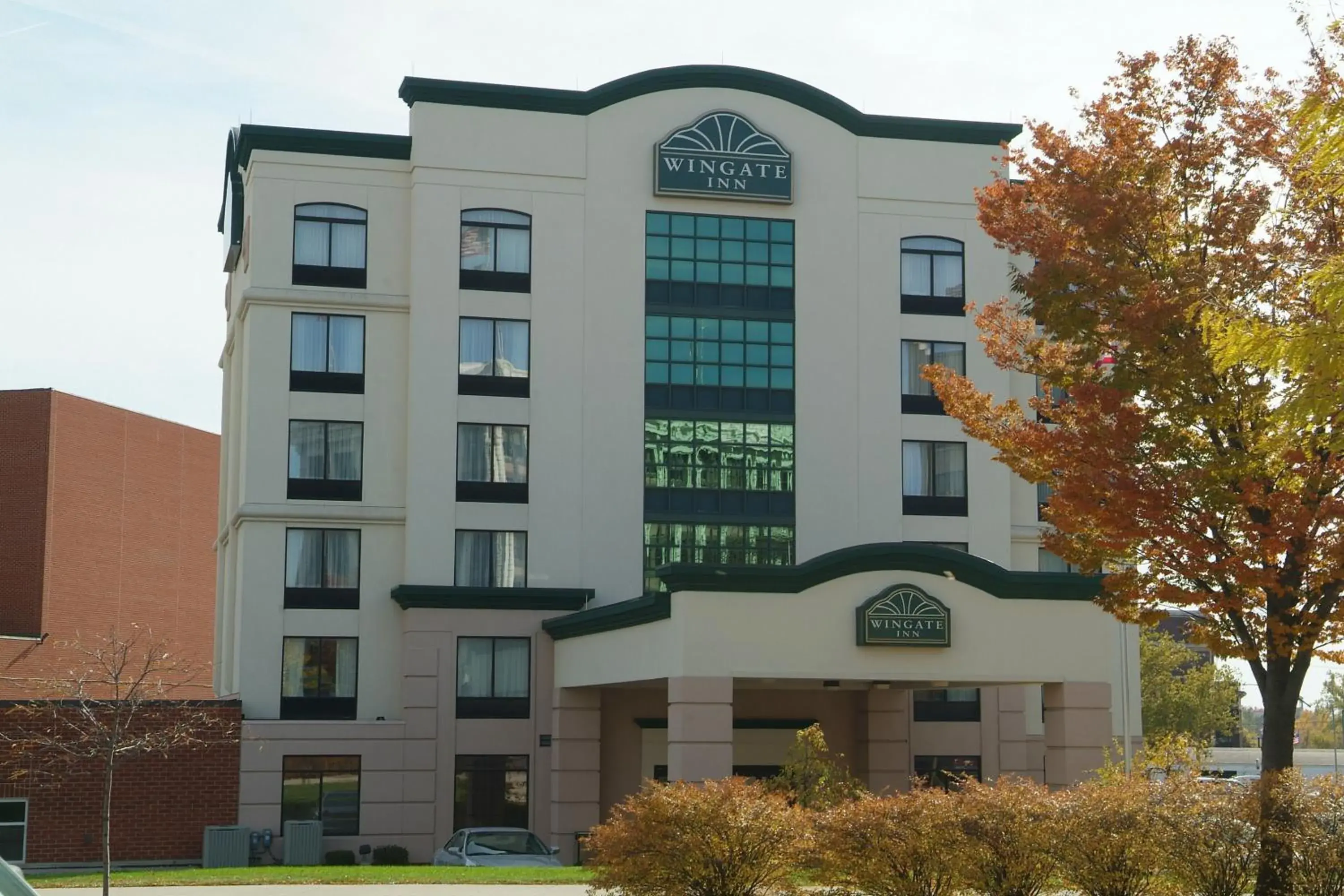 Property building in Wingate by Wyndham Lima Property building in Wingate by Wyndham Lima