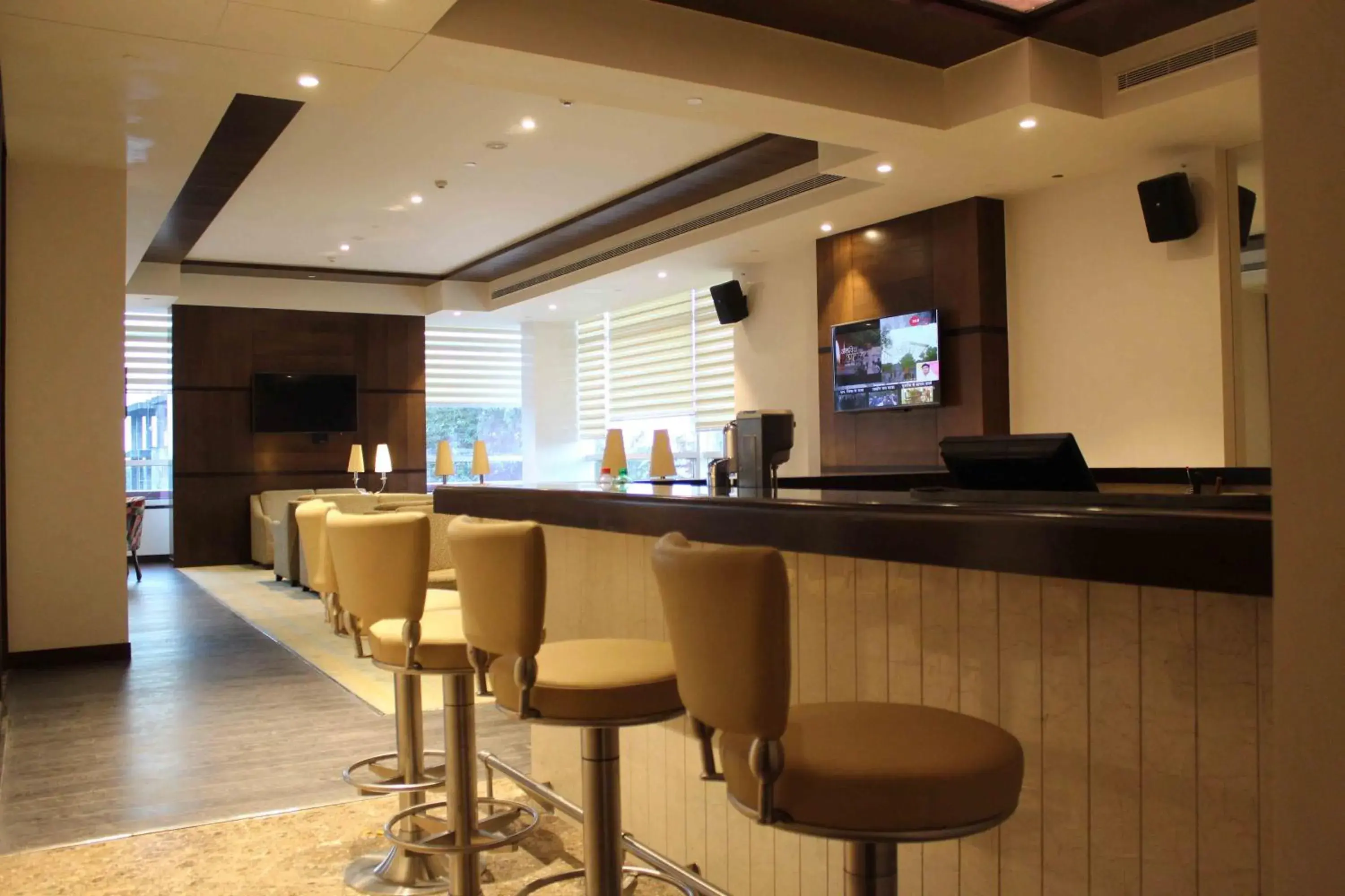 Lounge or bar in Fortune Park Pushpanjali, Durgapur - Member ITC Hotels' Group Lounge or bar in Fortune Park Pushpanjali, Durgapur - Member ITC Hotels' Group