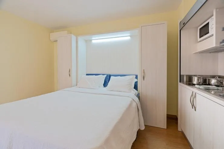 Bed in Dom Pedro Garajau