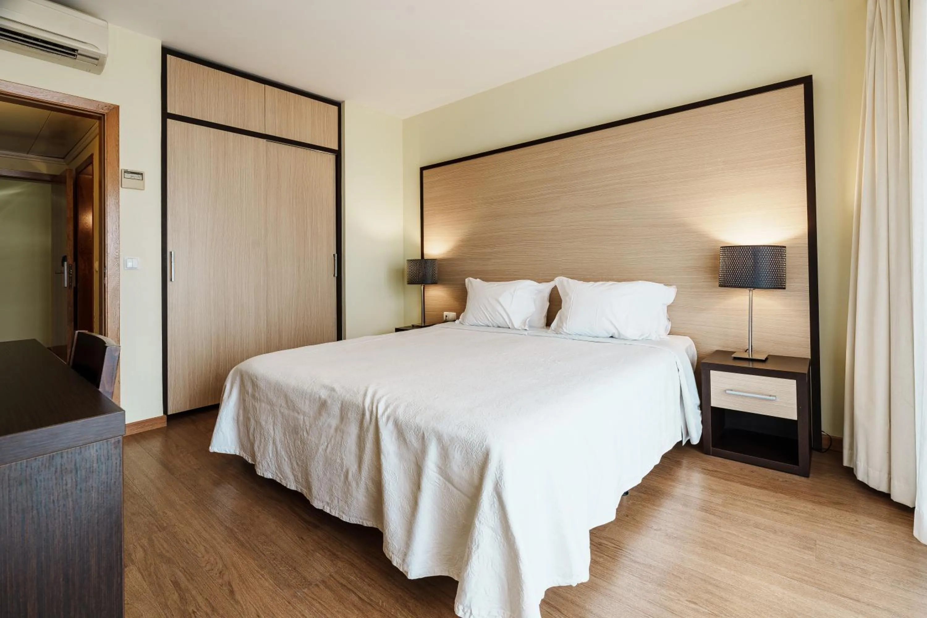 Bed in Dom Pedro Garajau