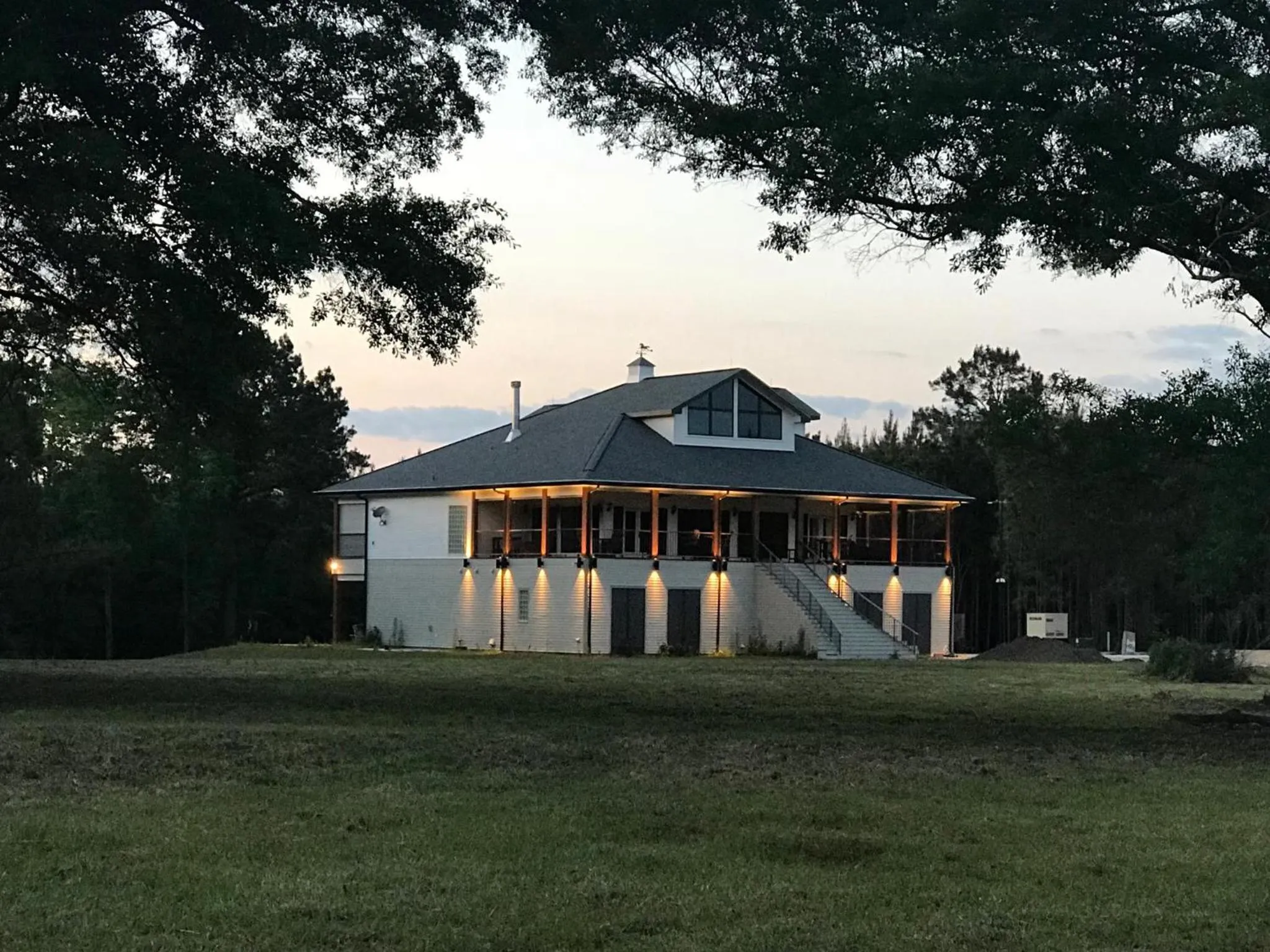 Property building in Bienvenue Mon Ami Bed and Breakfast