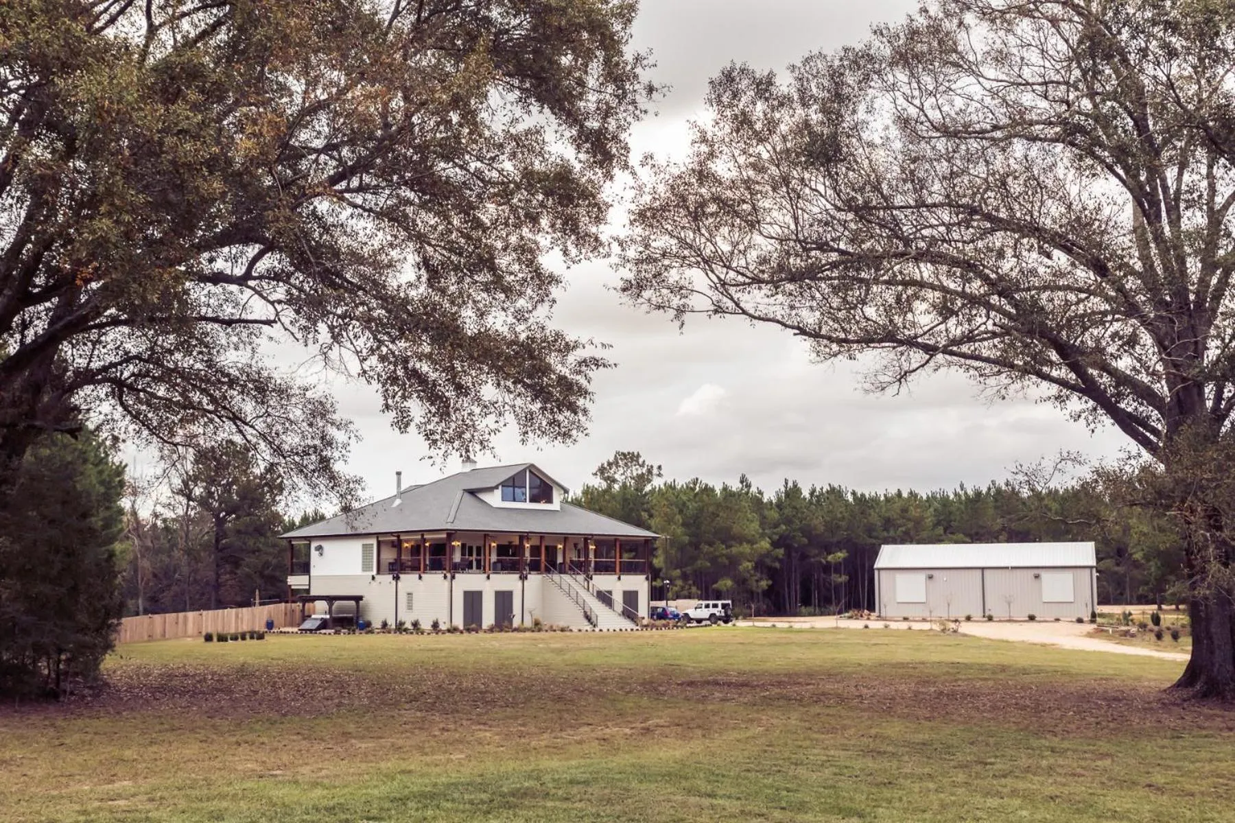 Property building in Bienvenue Mon Ami Bed and Breakfast