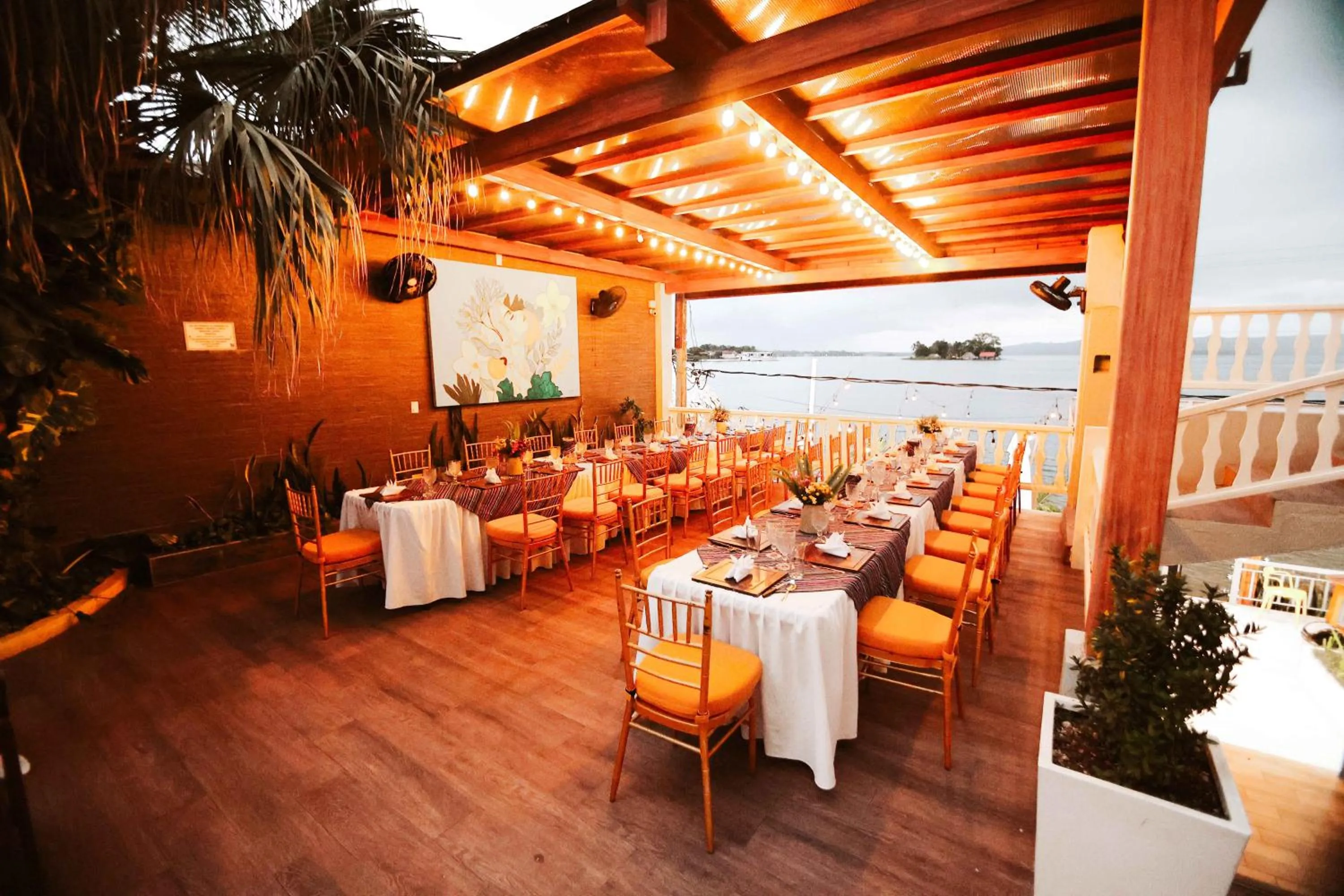 Restaurant/places to eat in Hotel Casona de La Isla