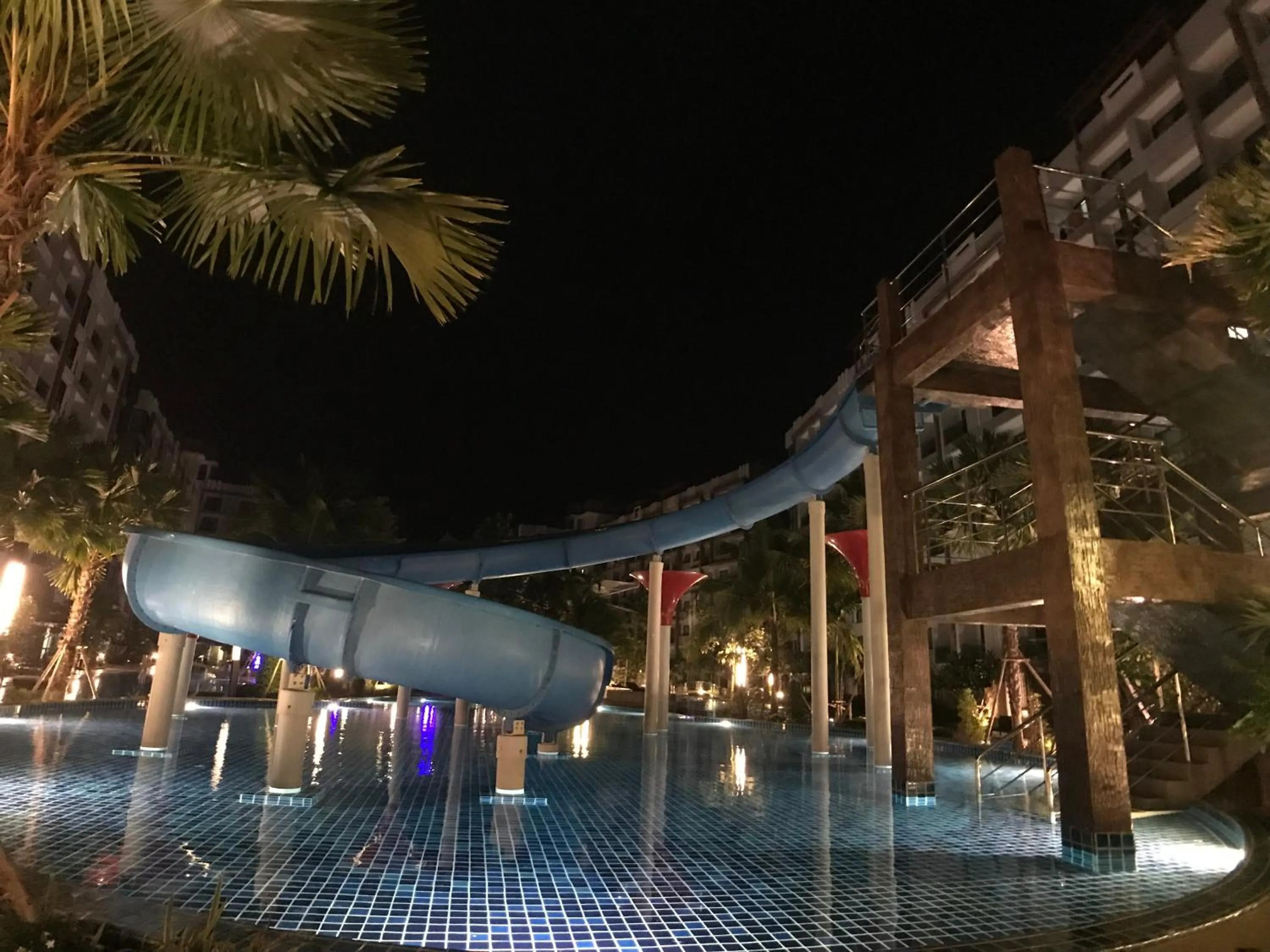Dusit Grand Park Pool View Room