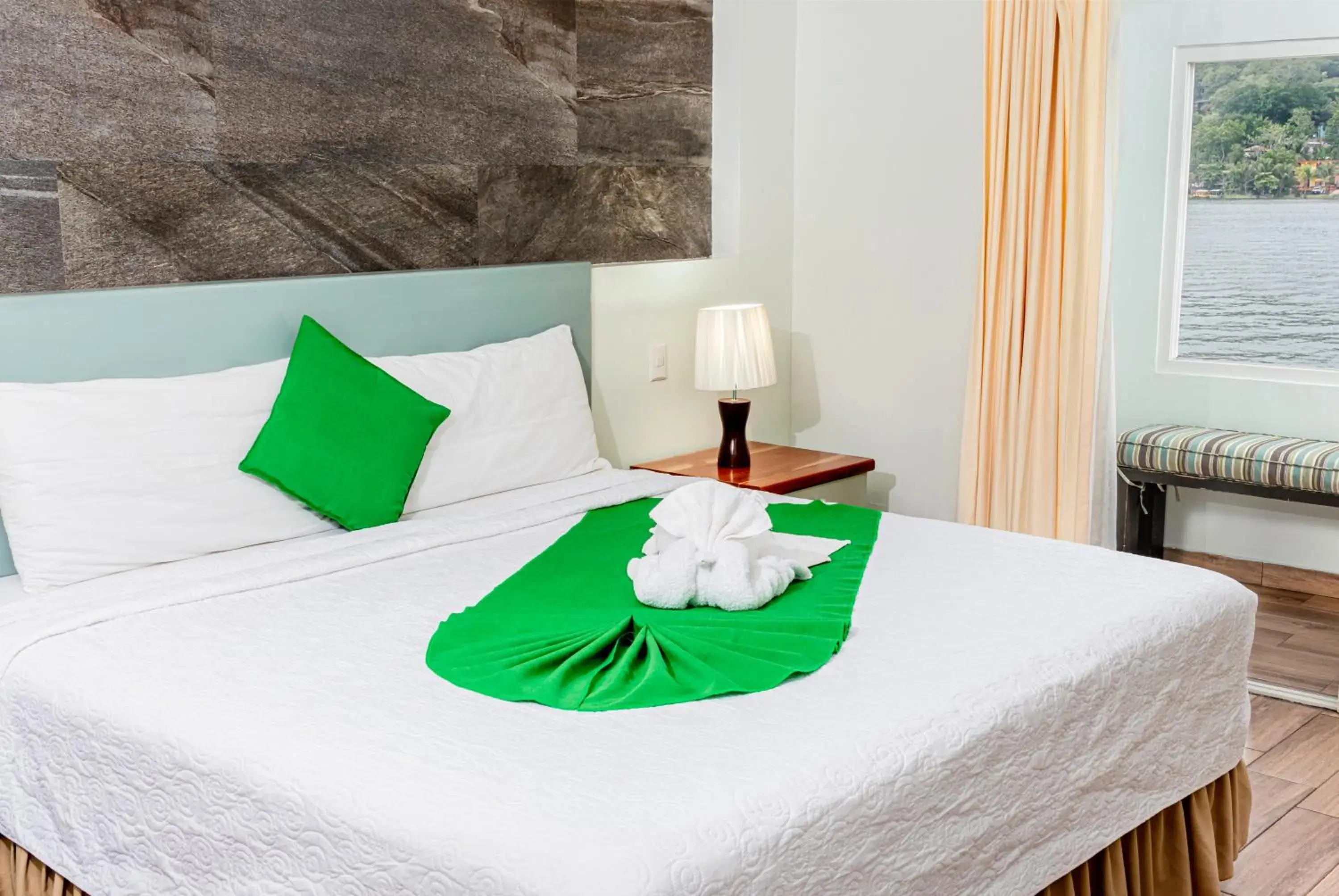 King Room with Lake View - single occupancy in Hotel Casazul King Room with Lake View - single occupancy in Hotel Casazul