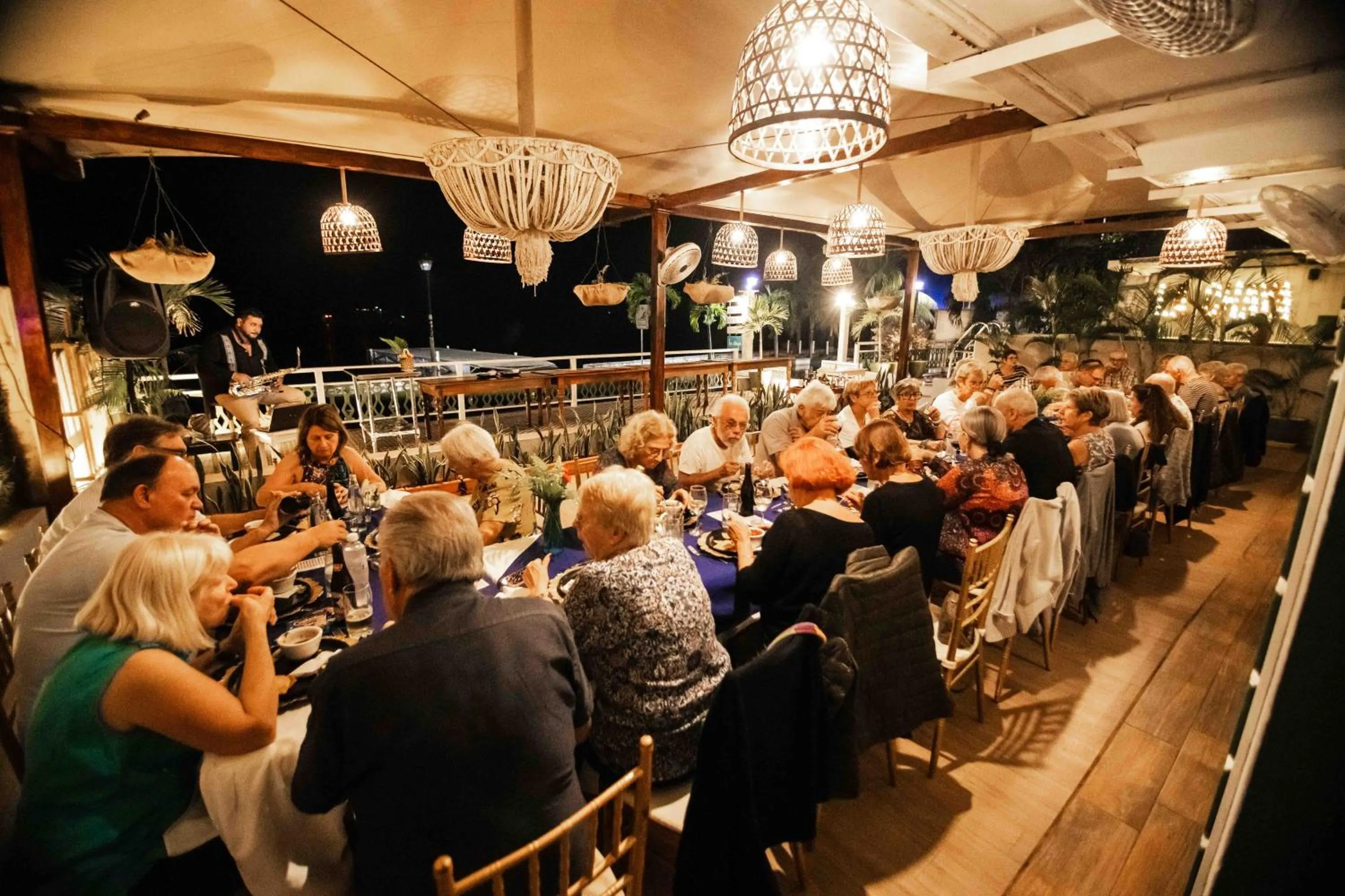 Restaurant/places to eat in Hotel Peten