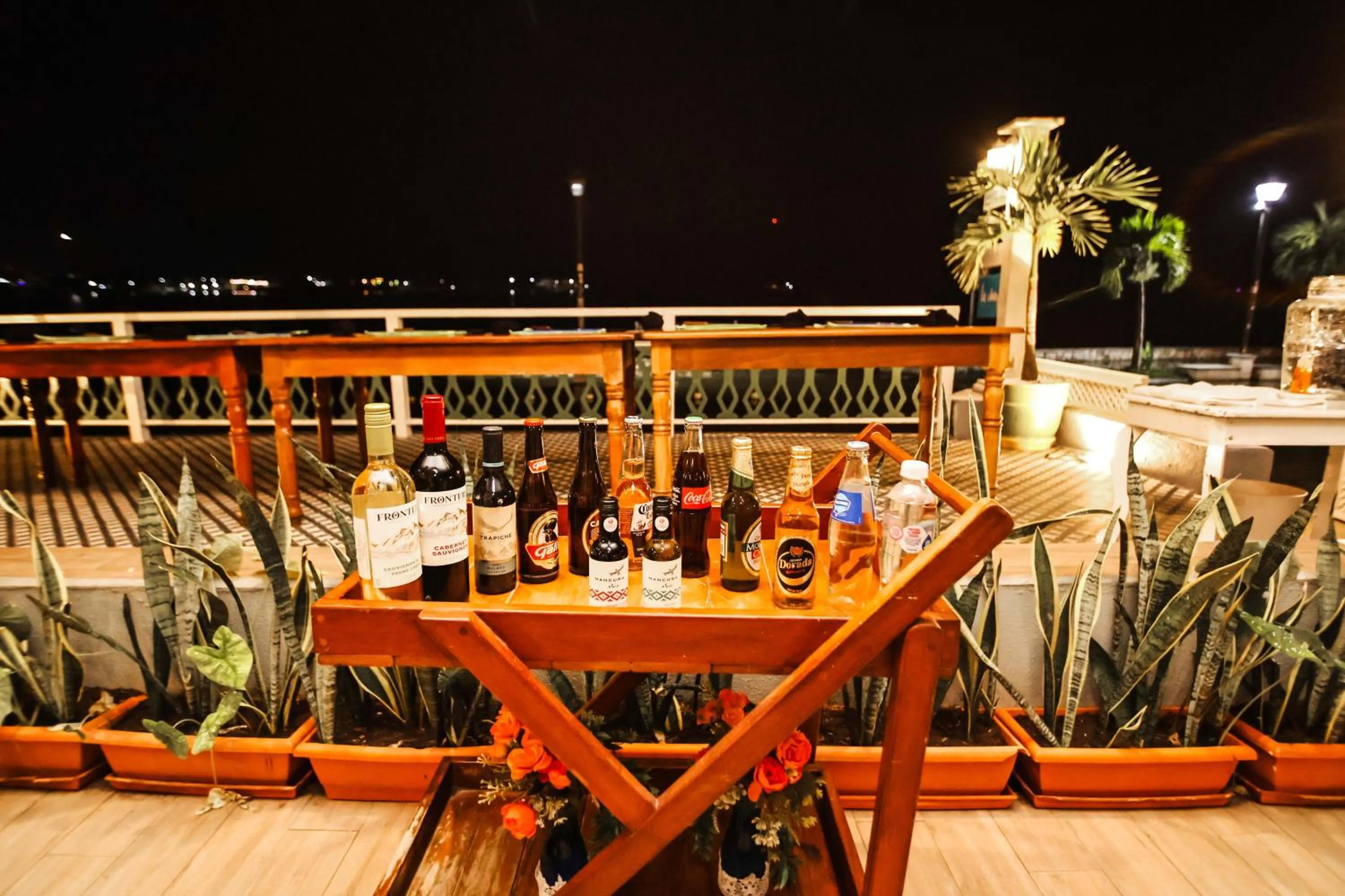 Restaurant/places to eat in Hotel Peten