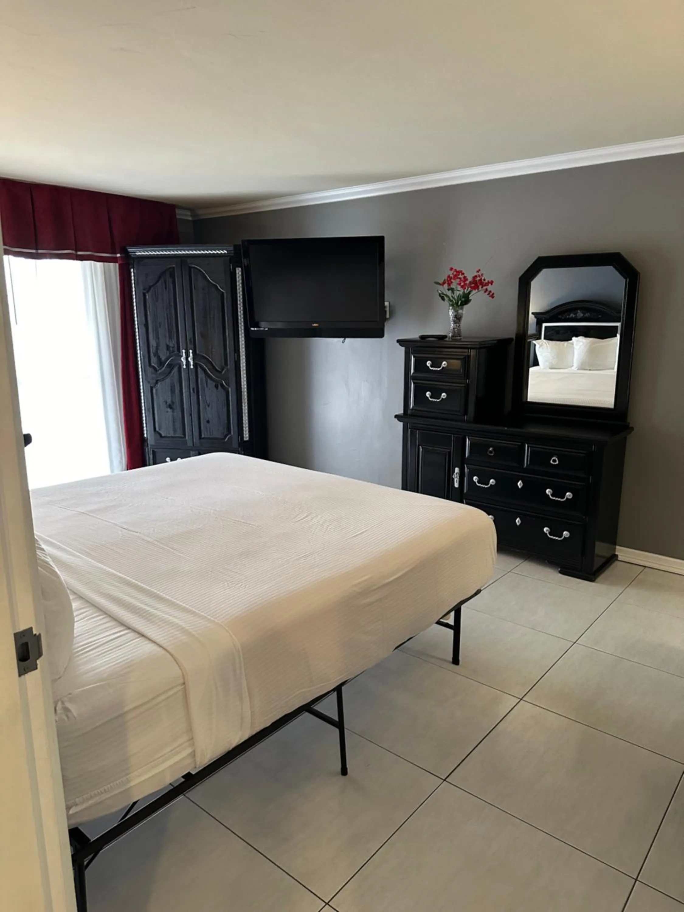 Bedroom, Bed in Ramada by Wyndham Las Cruces Hotel & Conference Center