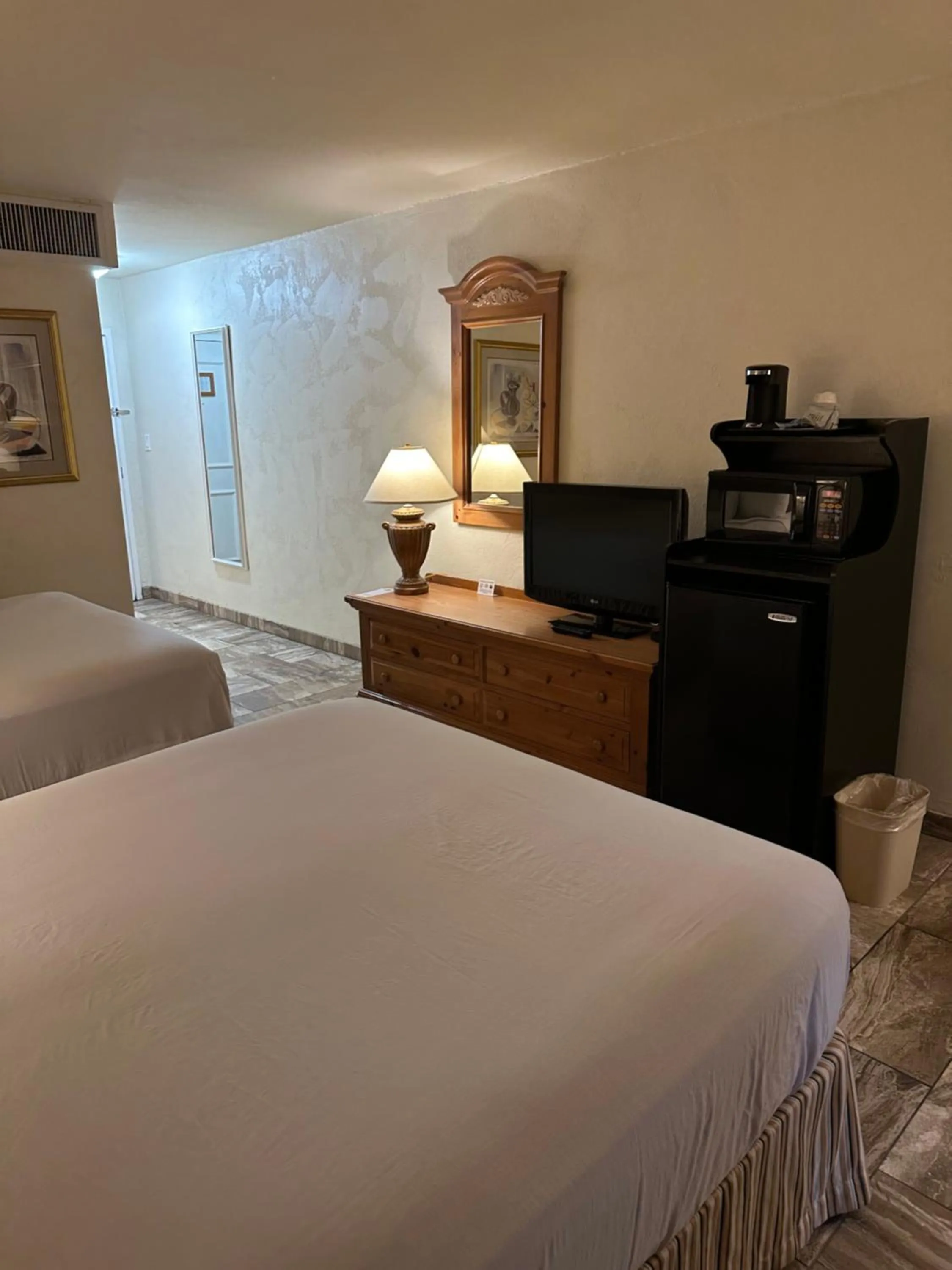 Bedroom, Bed in Ramada by Wyndham Las Cruces Hotel & Conference Center