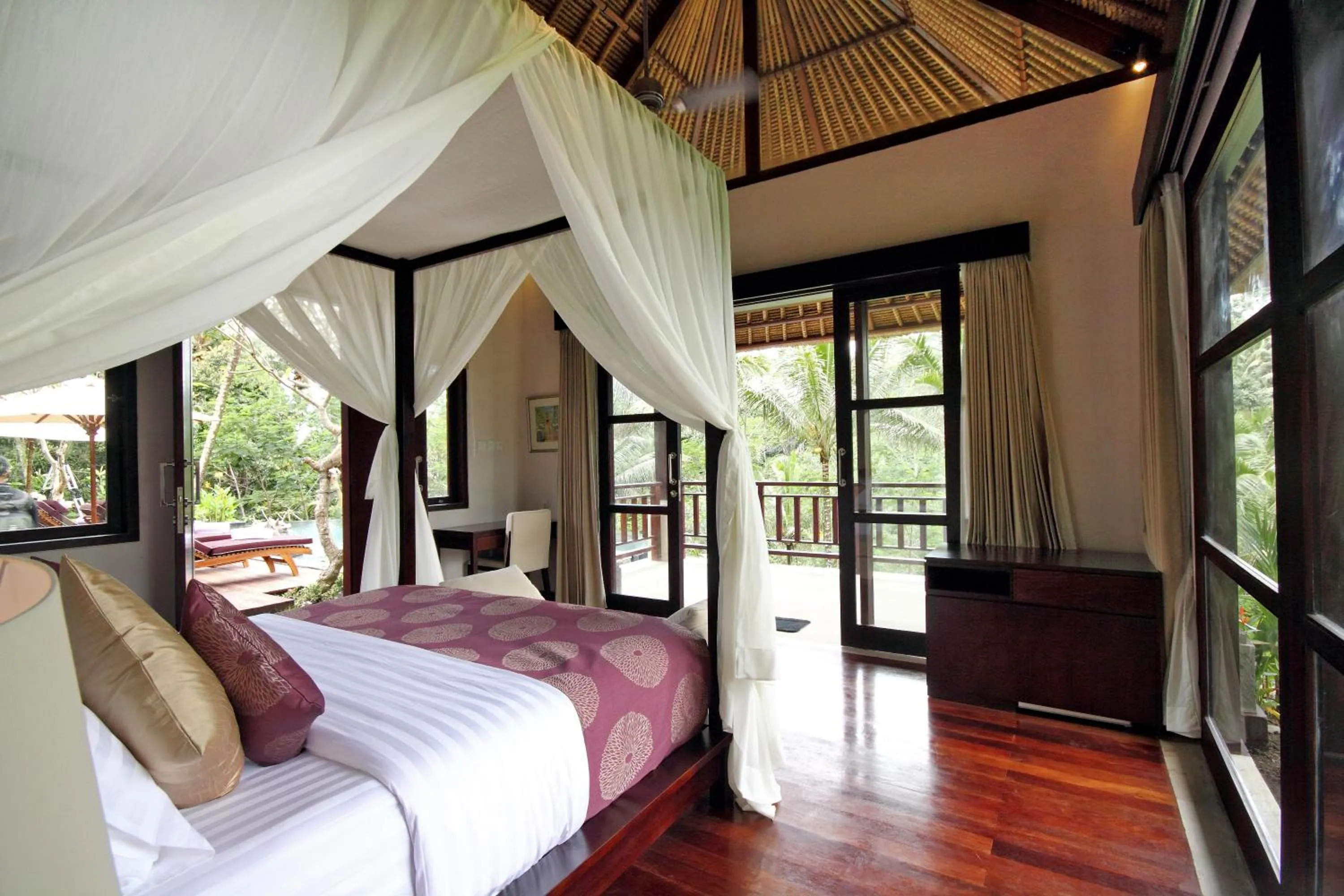 Day, Bed in Villa Amrita