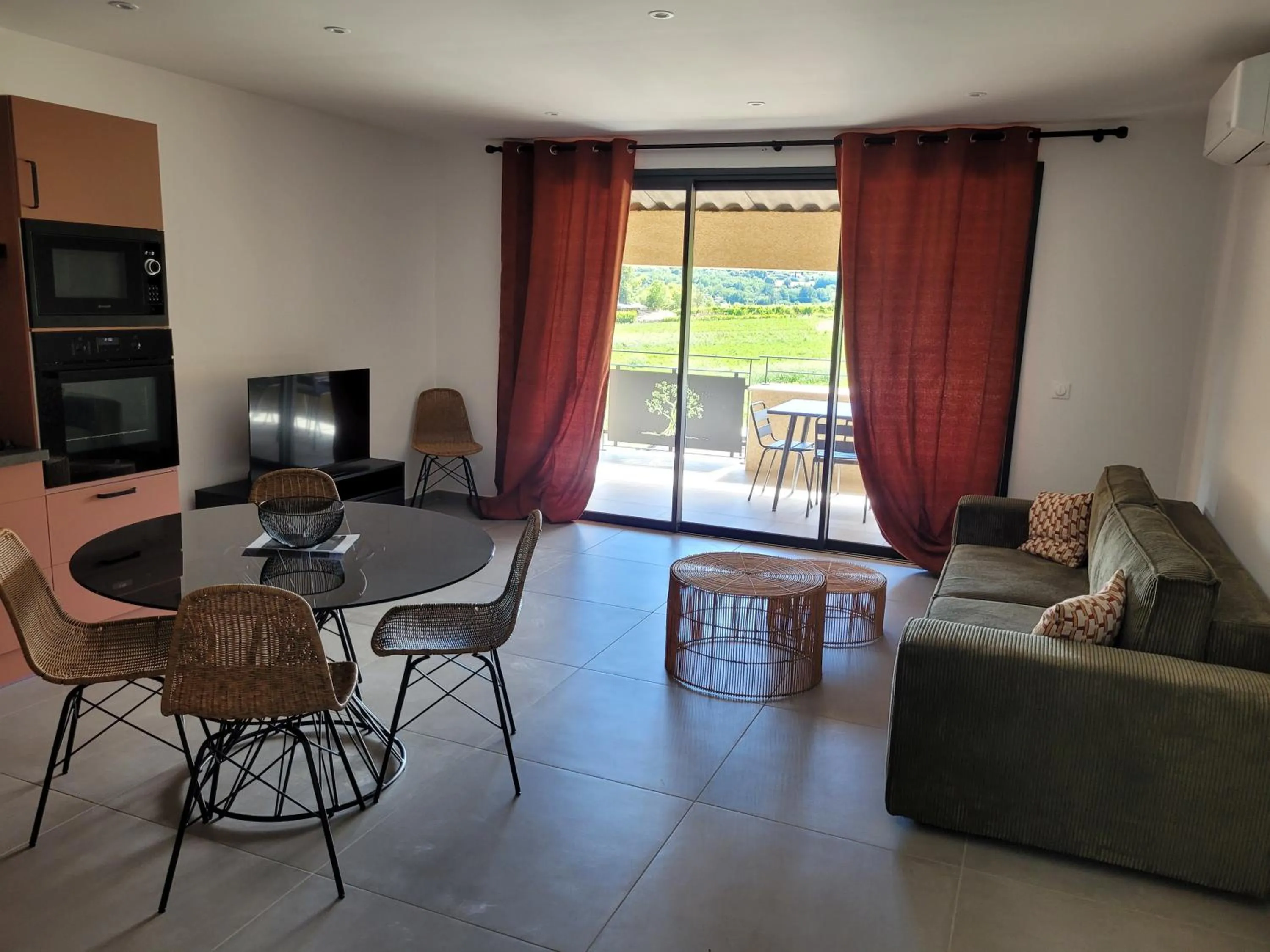 TV and multimedia in la bastide de l'adrech