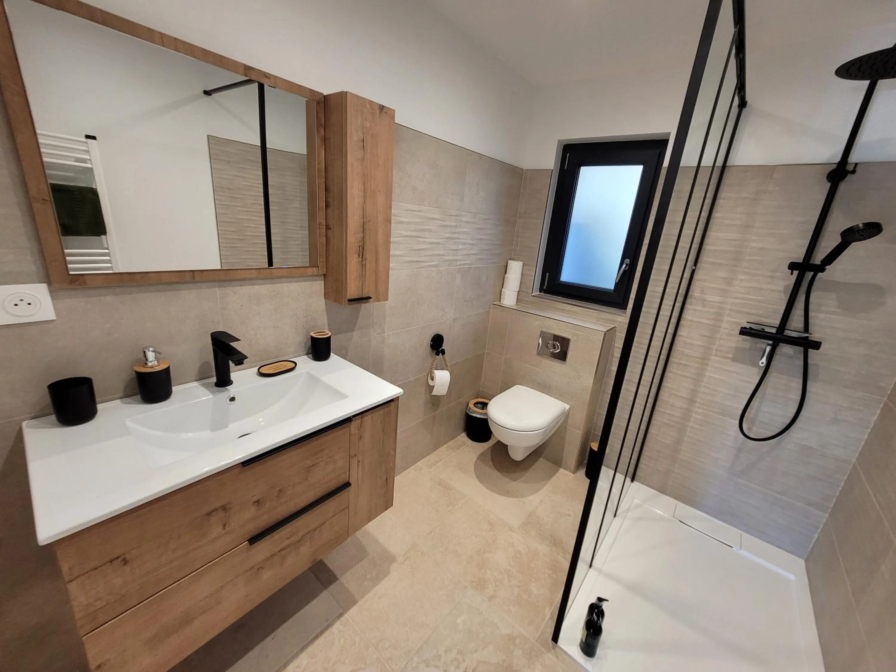 Shower in la bastide de l'adrech