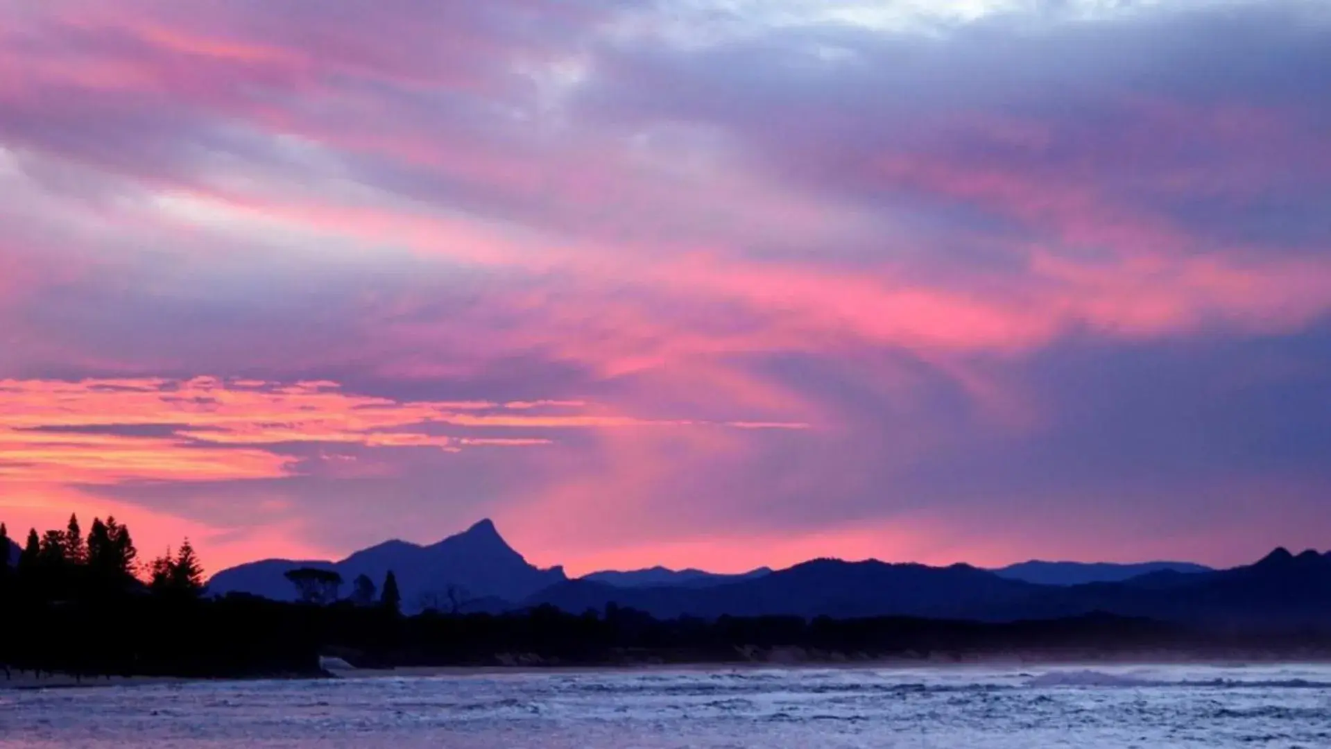 Beach, Sunrise/Sunset in Cavvanbah - Byron Bay