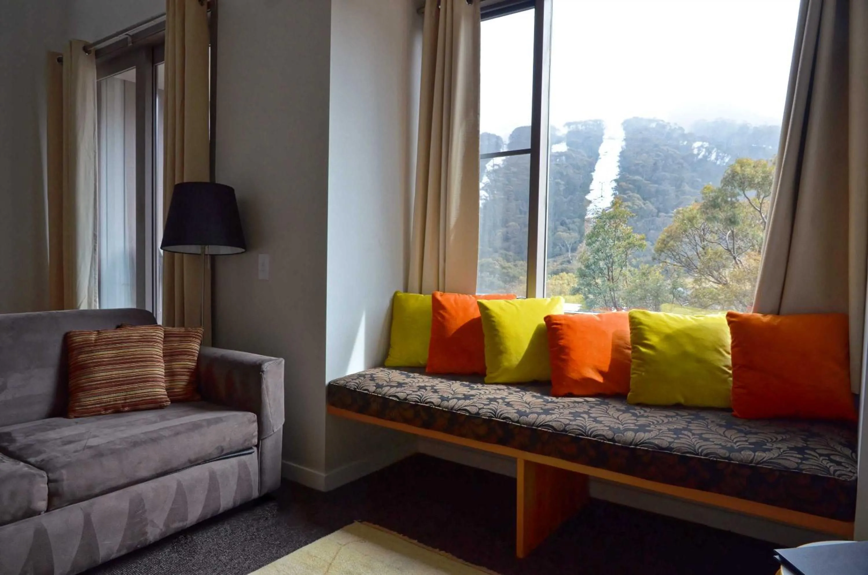 Squatters Run Apartments