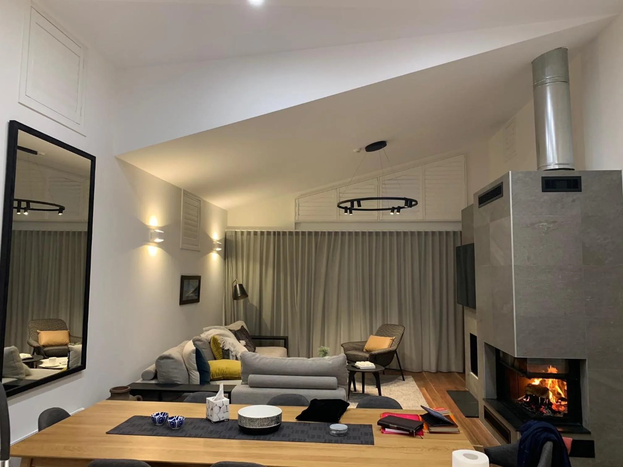Squatters Run Apartments
