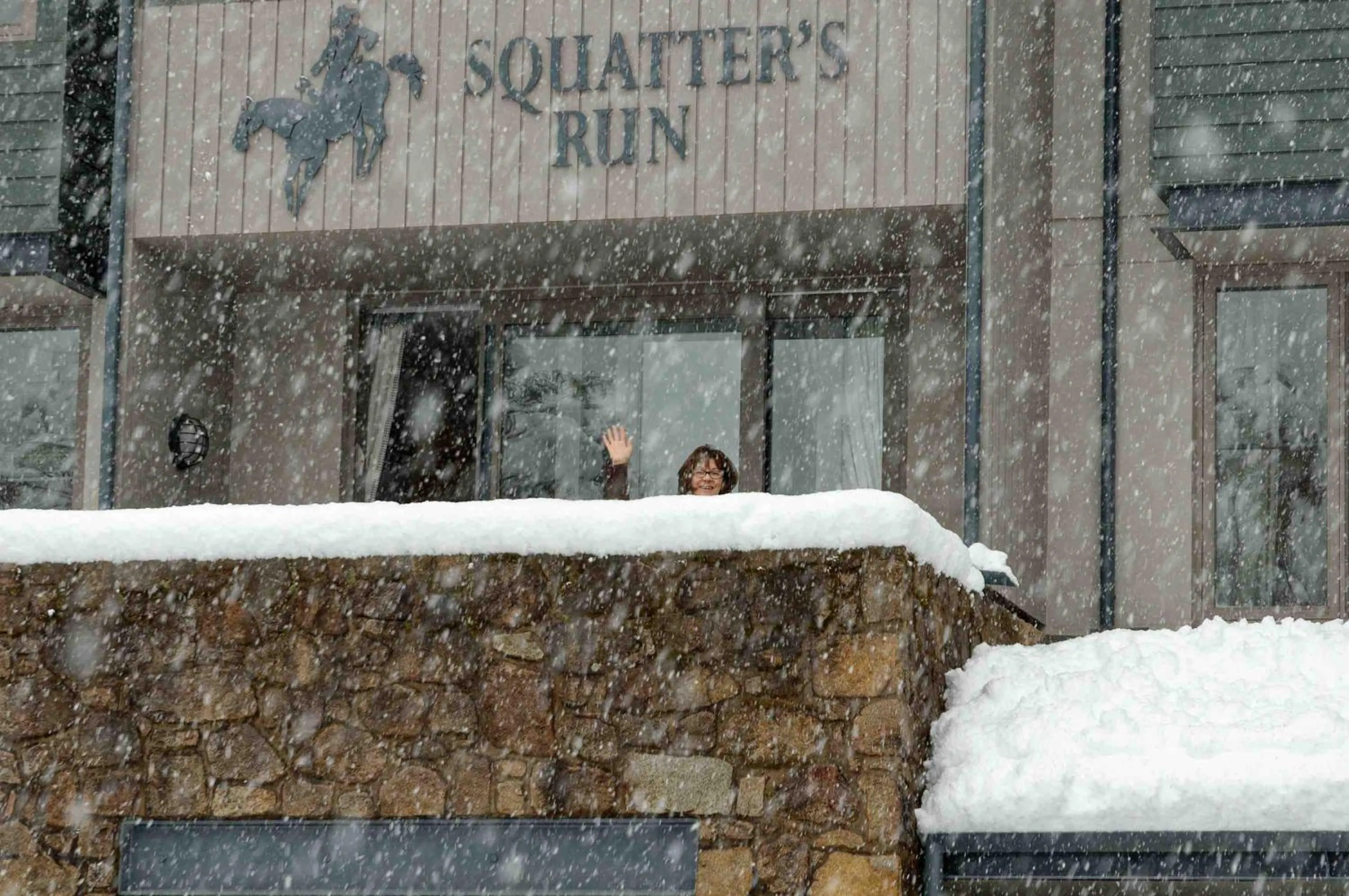 Squatters Run Apartments