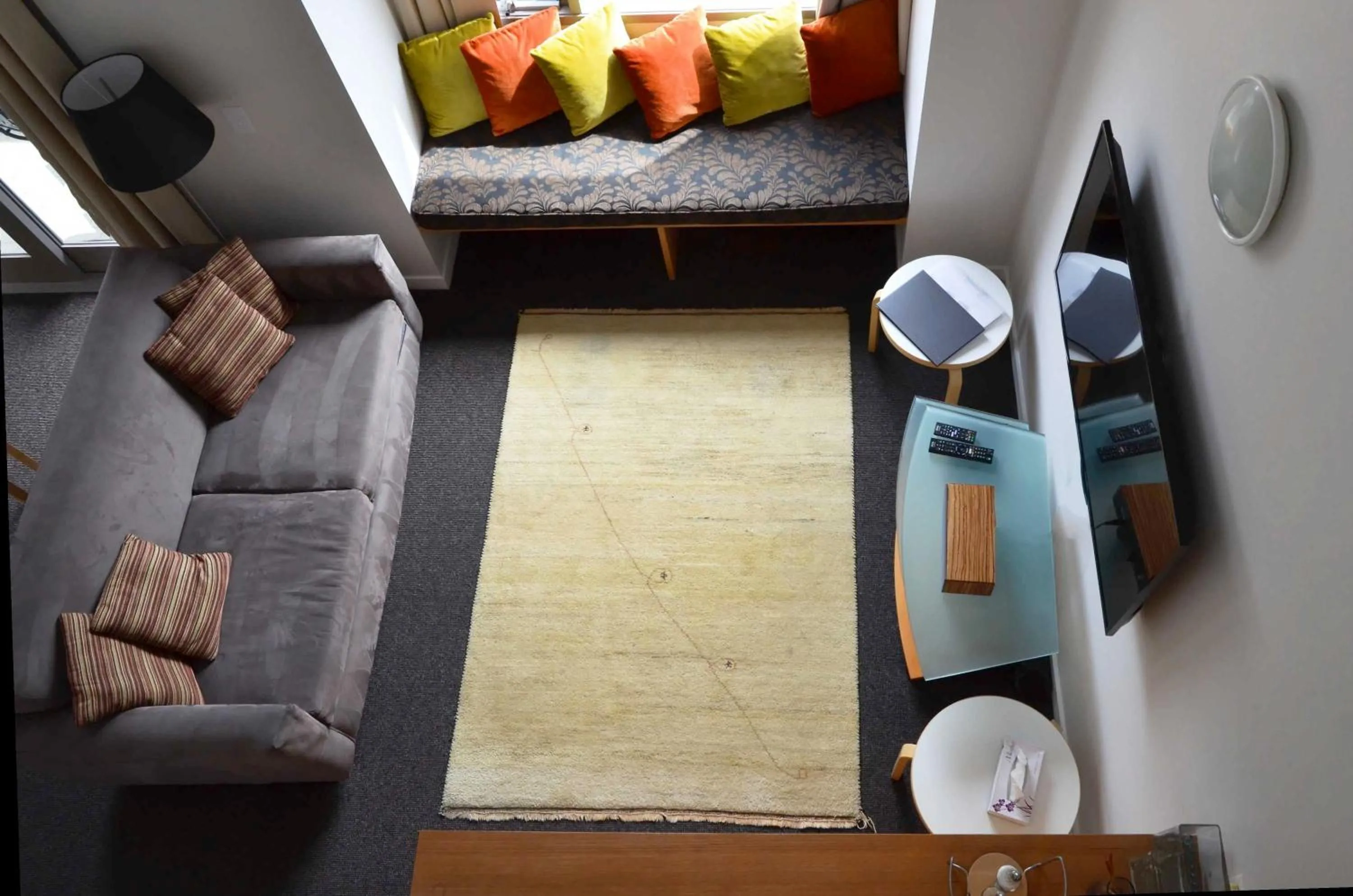 Squatters Run Apartments