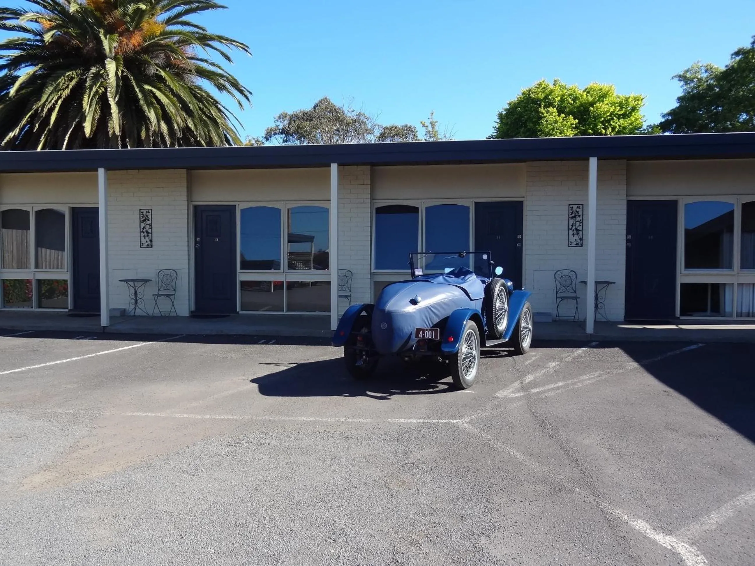Facade/entrance in Hacienda Motel Geelong