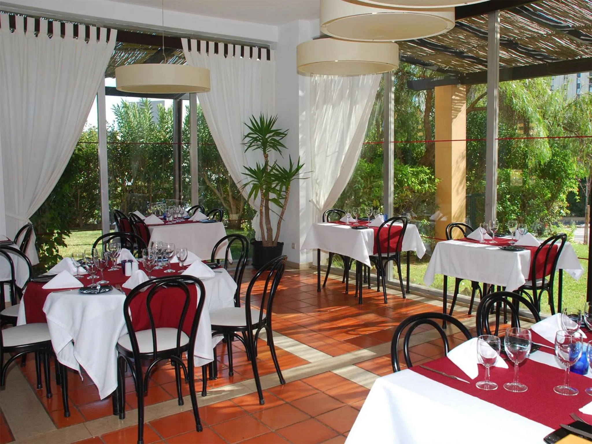 Restaurant/places to eat in Dom Pedro Portobelo
