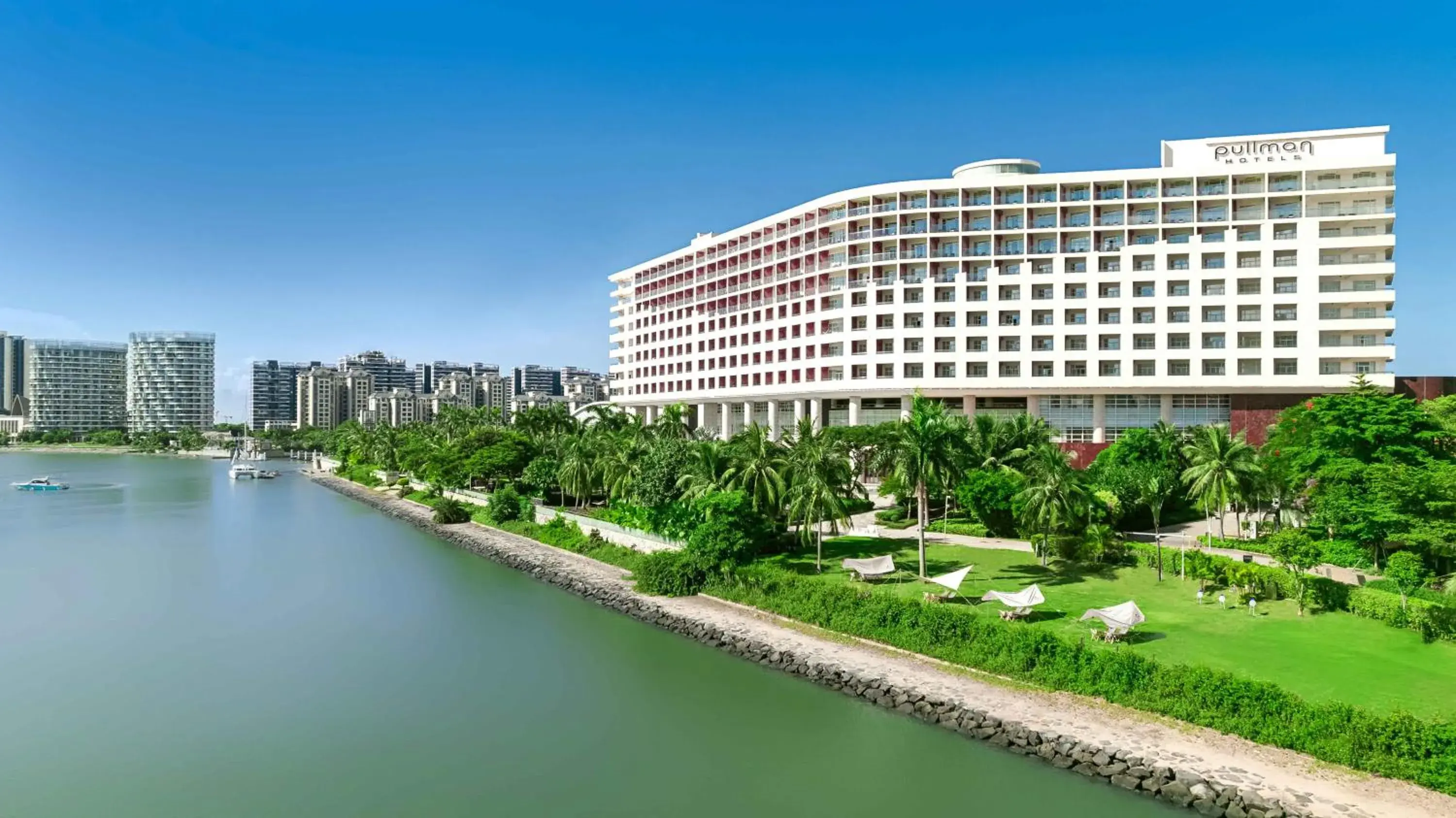 Property building in Pullman Haikou Property building in Pullman Haikou