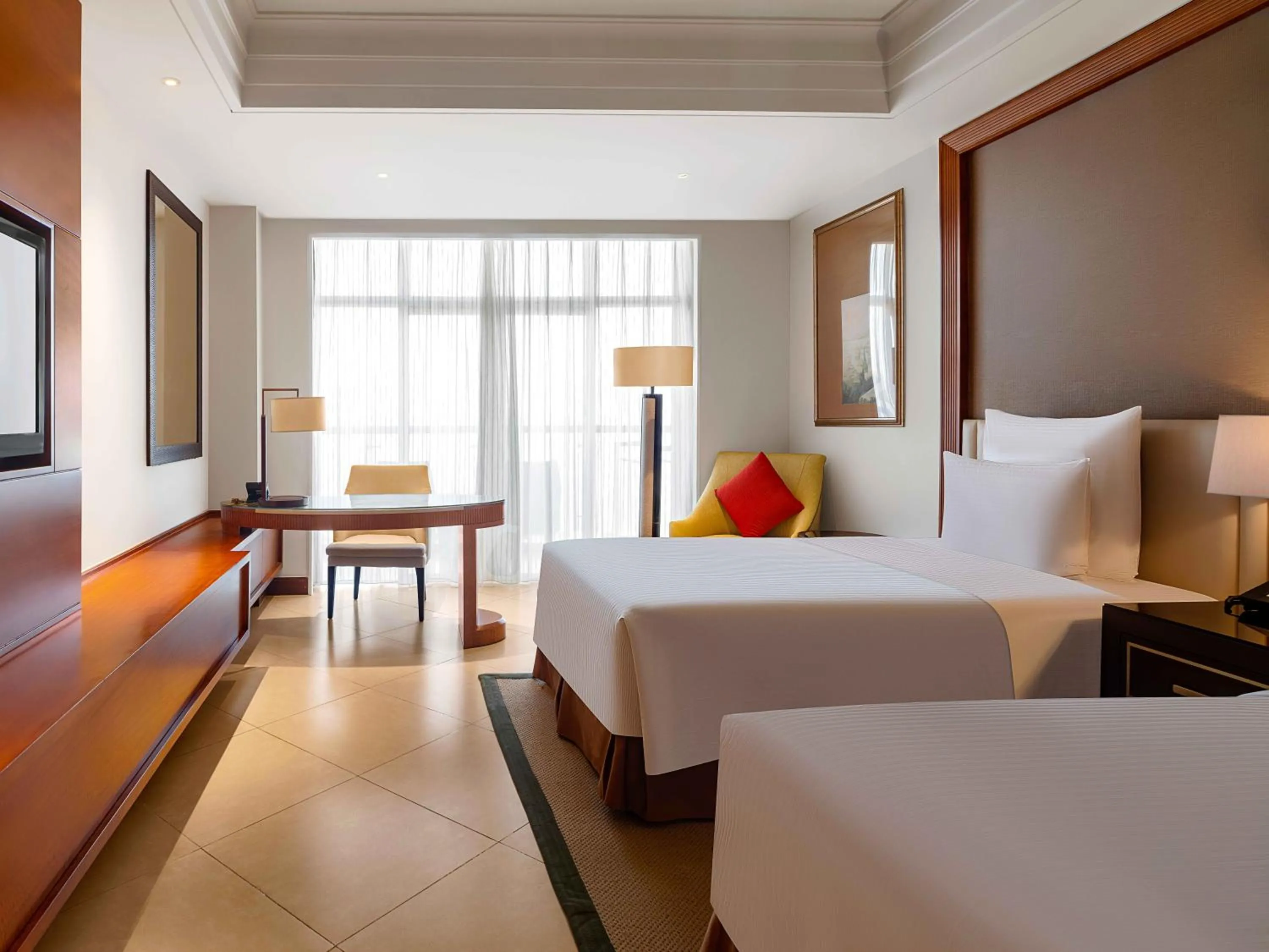 Photo of the whole room, Bed in Pullman Haikou