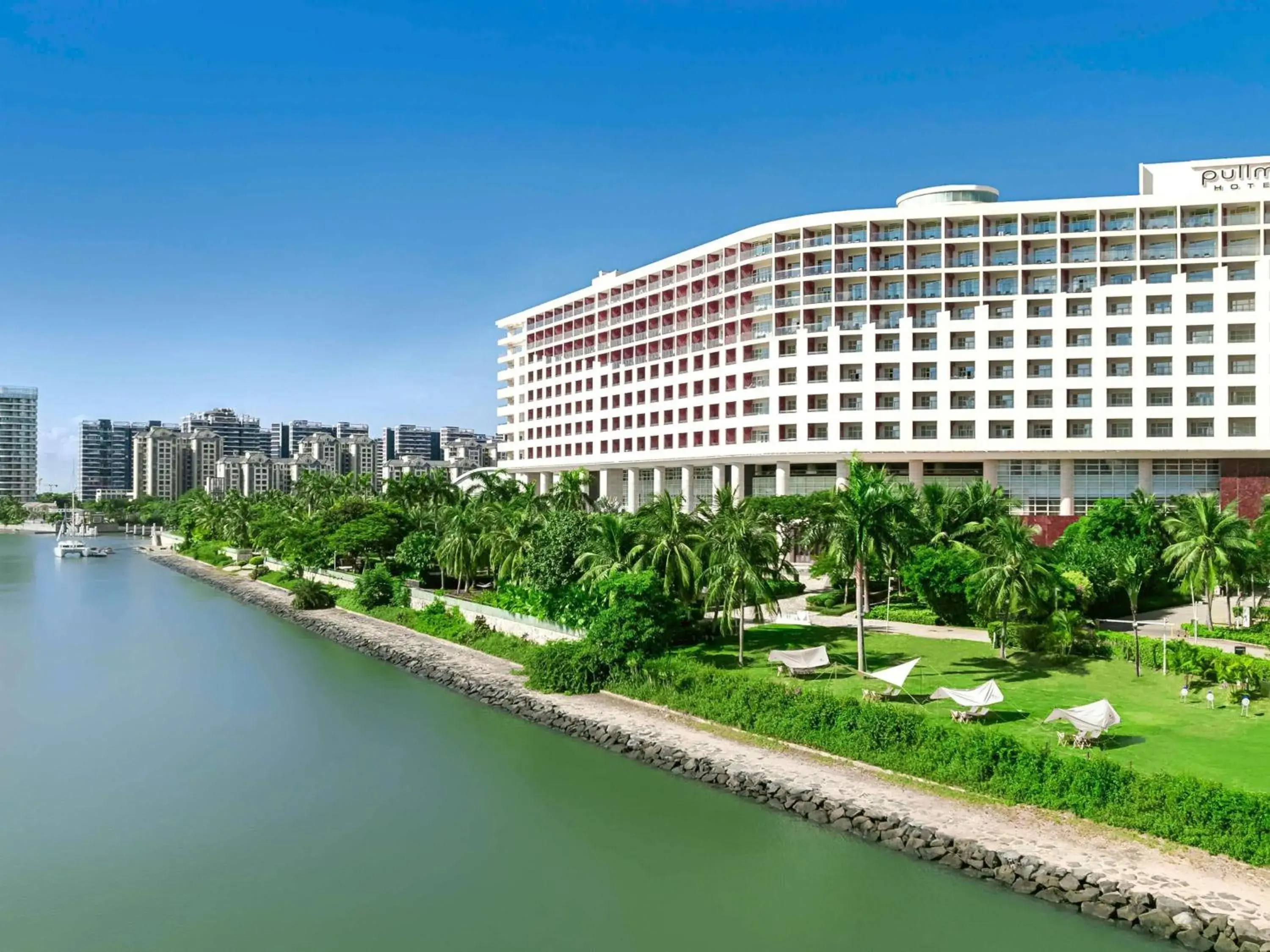 Property building in Pullman Haikou Property building in Pullman Haikou