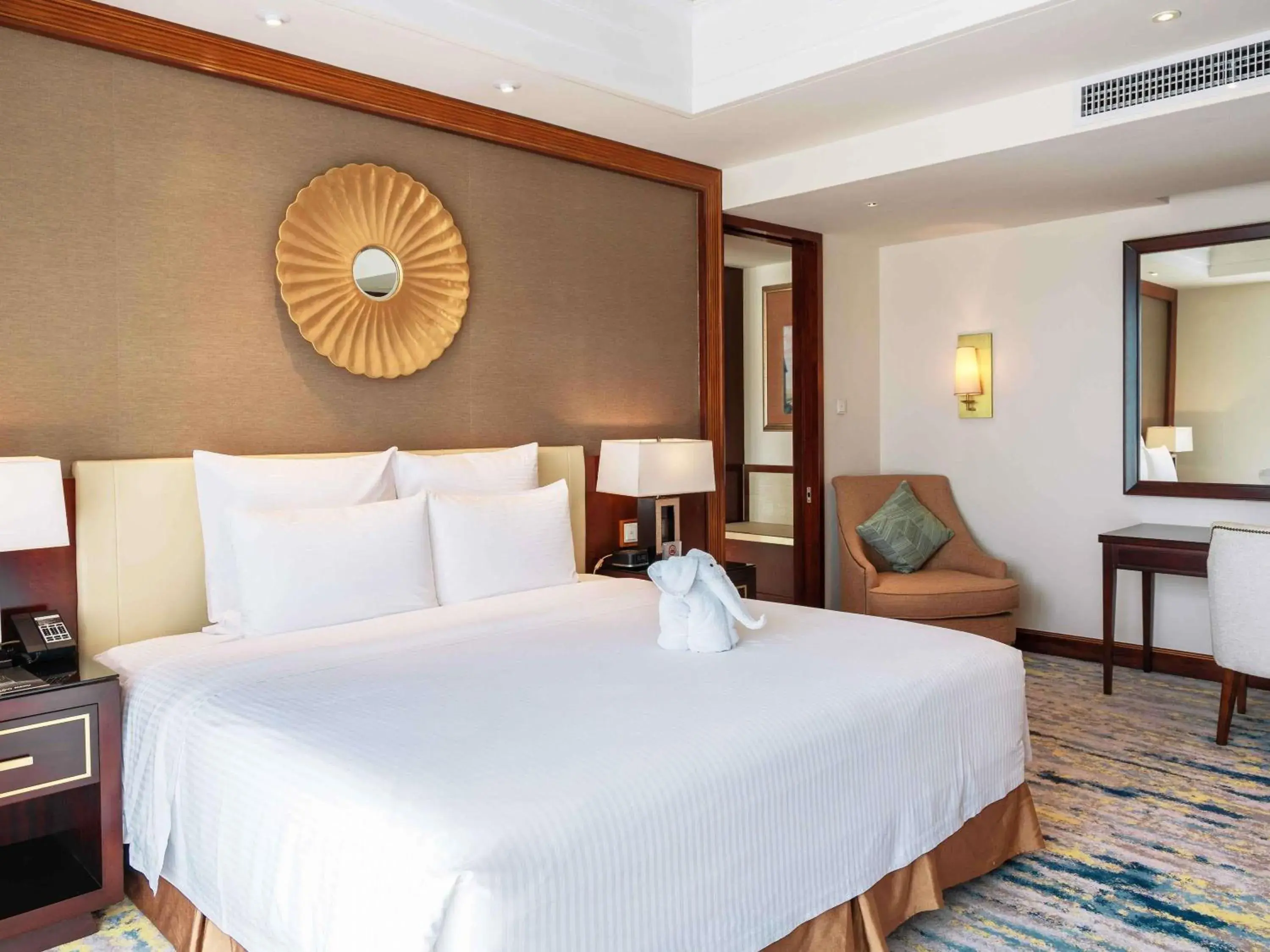 Bedroom, Bed in Pullman Haikou Bedroom, Bed in Pullman Haikou