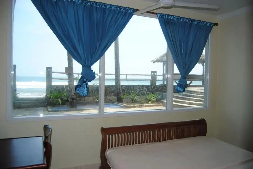 Bed in 77 Sunset Plaza Bed in 77 Sunset Plaza